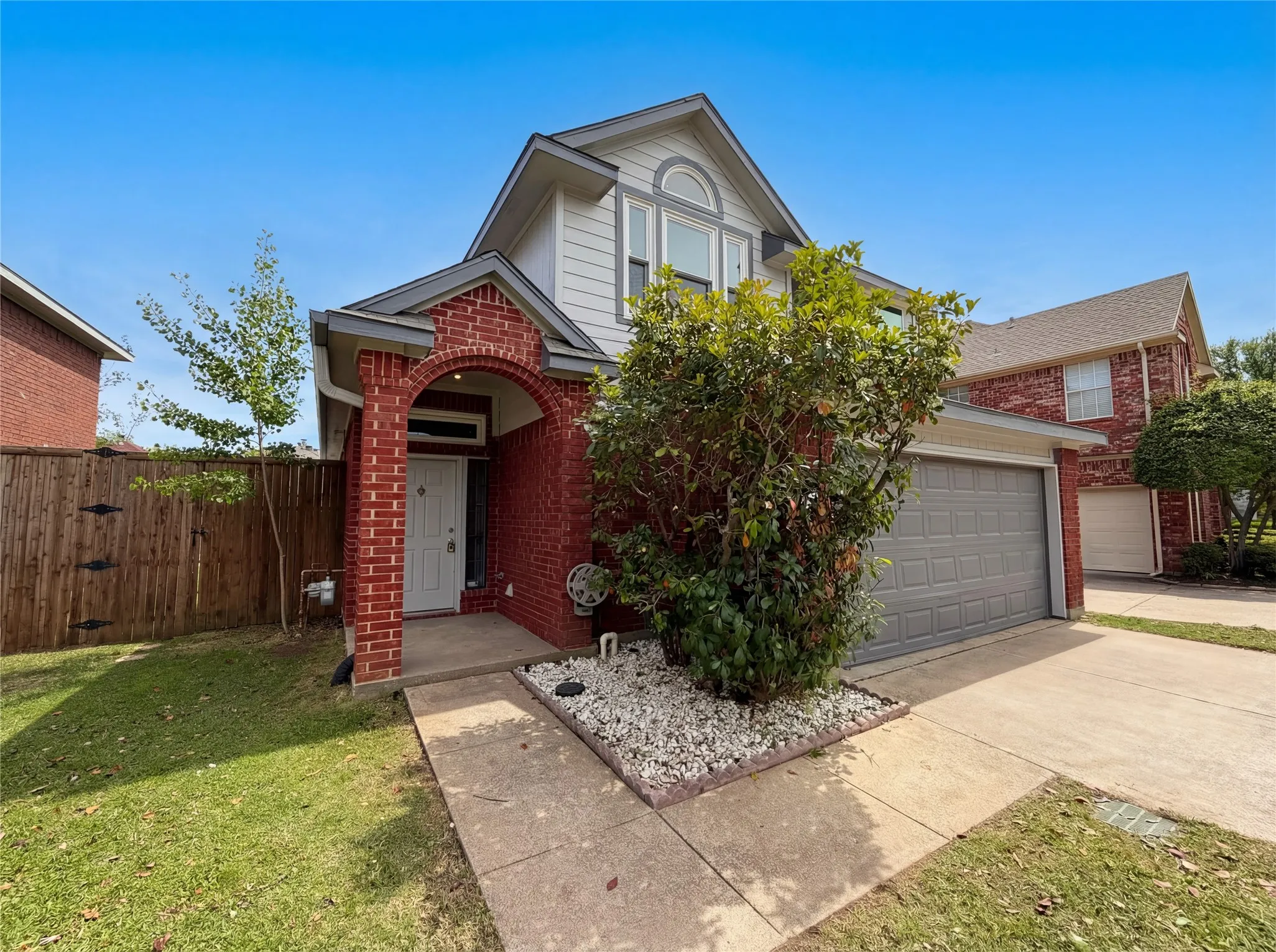 Single Family Residence For Sale in Dallas County , 610 Saint Andrews Place, Coppell, Texas 75019, 3 Bedroom, 2 Bathroom, 2 Garage spaces, 1,390 Sqft, built in 1991, Preowned, mls#21249111, Real Estate Agent in Coppell, Homes For Sale in Dallas county, Homes For Sale in Coppell, Realtor in Coppell Texas, Real Estate Brokerage Independent Realty Texas, Luminita Cordes Realtor