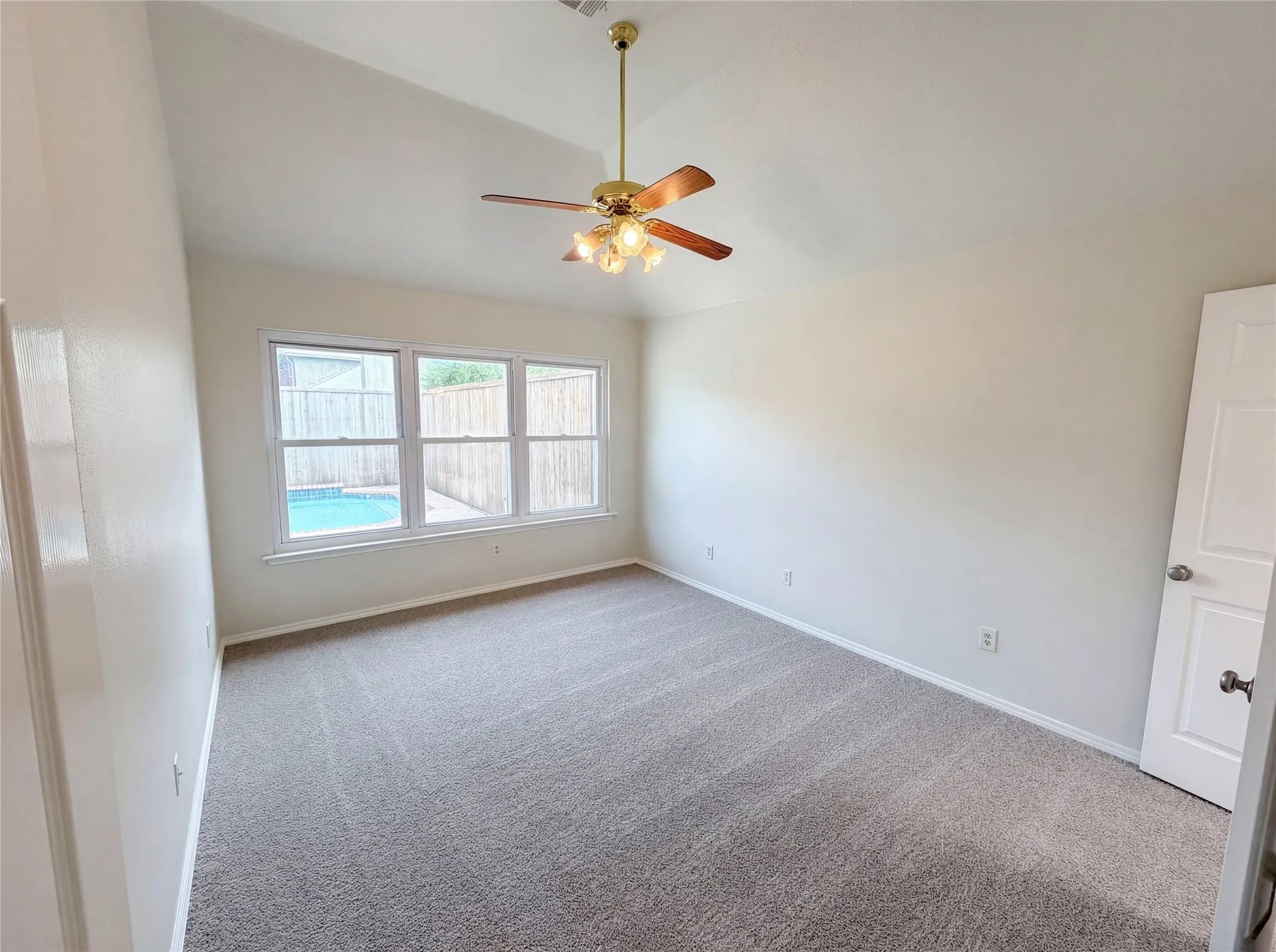 Single Family Residence For Sale in Dallas County , 610 Saint Andrews Place, Coppell, Texas 75019, 3 Bedroom, 2 Bathroom, 2 Garage spaces, 1,390 Sqft, built in 1991, Preowned, mls#21249111, Real Estate Agent in Coppell, Homes For Sale in Dallas county, Homes For Sale in Coppell, Realtor in Coppell Texas, Real Estate Brokerage Independent Realty Texas, Luminita Cordes Realtor