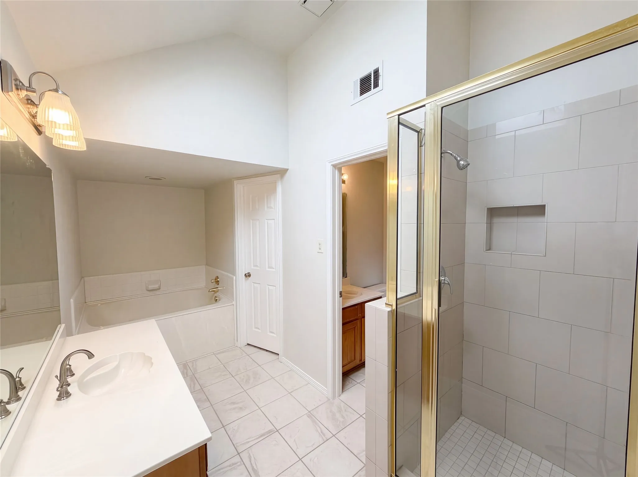 Single Family Residence For Sale in Dallas County , 610 Saint Andrews Place, Coppell, Texas 75019, 3 Bedroom, 2 Bathroom, 2 Garage spaces, 1,390 Sqft, built in 1991, Preowned, mls#21249111, Real Estate Agent in Coppell, Homes For Sale in Dallas county, Homes For Sale in Coppell, Realtor in Coppell Texas, Real Estate Brokerage Independent Realty Texas, Luminita Cordes Realtor