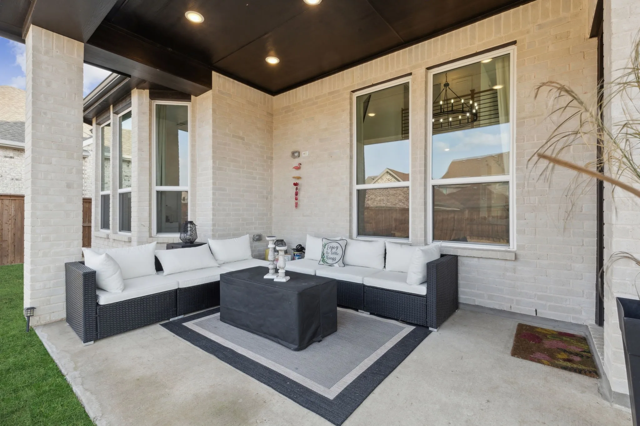 Single Family Residence For Sale in Grayson County , 1812 Mcdougall Creek, Van Alstyne, Texas 75495, 5 Bedroom, 3 Bathroom, 2 Garage spaces, 2,855 Sqft, built in 2021, Preowned, mls#21249270, Real Estate Agent in Van Alstyne, Homes For Sale in Grayson county, Homes For Sale in Van Alstyne, Realtor in Van Alstyne Texas, Real Estate Brokerage Independent Realty Texas, Luminita Cordes Realtor