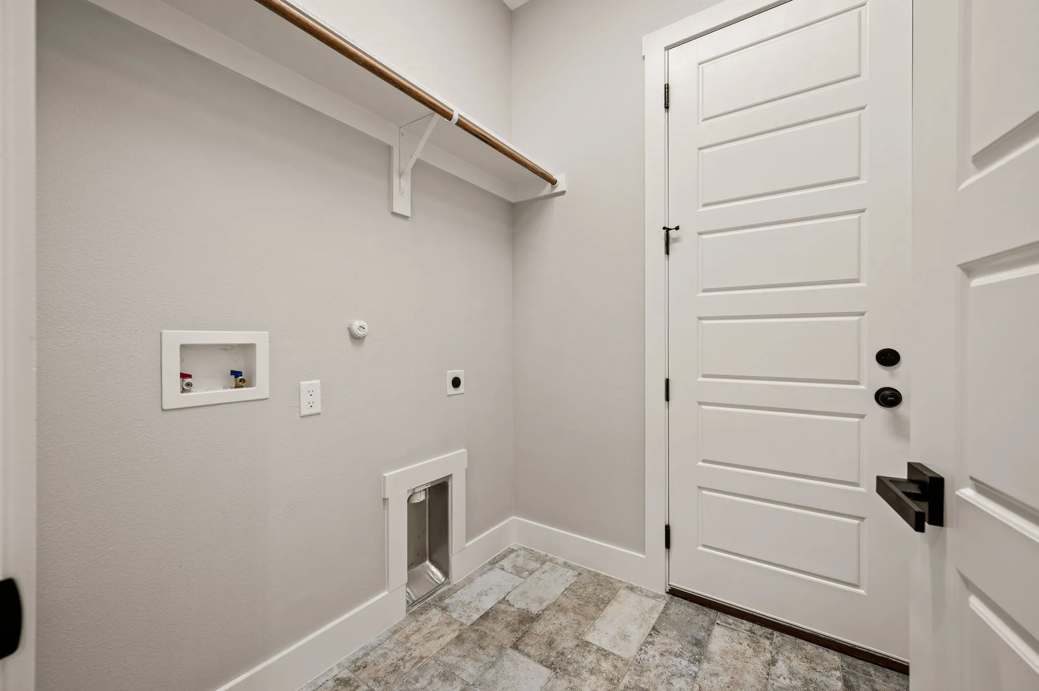 Single Family Residence For Sale in Parker County , 806 N Avenue E, Springtown, Texas 76082, 4 Bedroom, 3 Bathroom, 2 Garage spaces, 2,093 Sqft, built in 2026, New Construction - Complete, mls#21246780, Real Estate Agent in Springtown, Homes For Sale in Parker county, Homes For Sale in Springtown, Realtor in Springtown Texas, Real Estate Brokerage Independent Realty Texas, Luminita Cordes Realtor