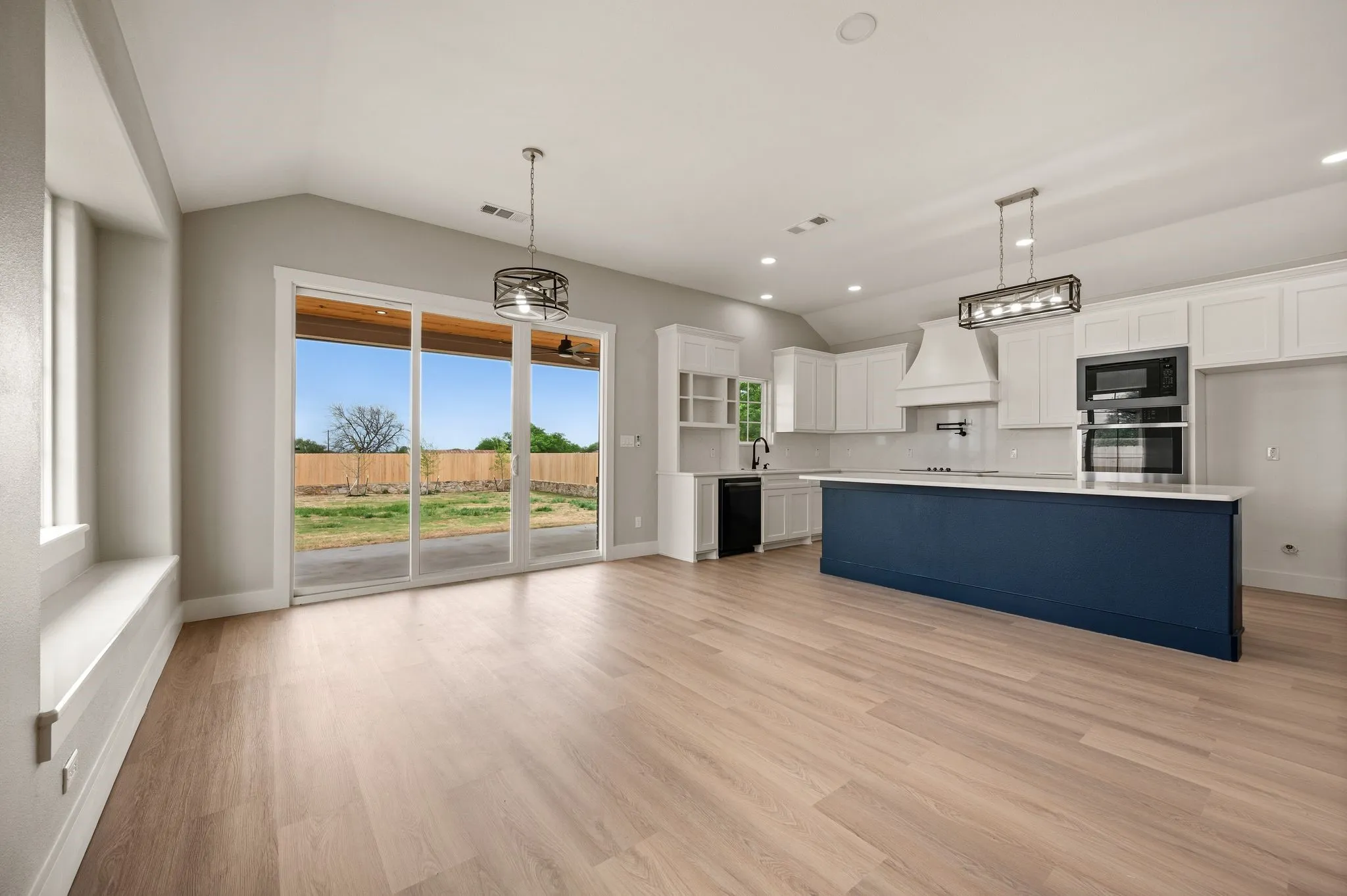 Single Family Residence For Sale in Parker County , 806 N Avenue E, Springtown, Texas 76082, 4 Bedroom, 3 Bathroom, 2 Garage spaces, 2,093 Sqft, built in 2026, New Construction - Complete, mls#21246780, Real Estate Agent in Springtown, Homes For Sale in Parker county, Homes For Sale in Springtown, Realtor in Springtown Texas, Real Estate Brokerage Independent Realty Texas, Luminita Cordes Realtor