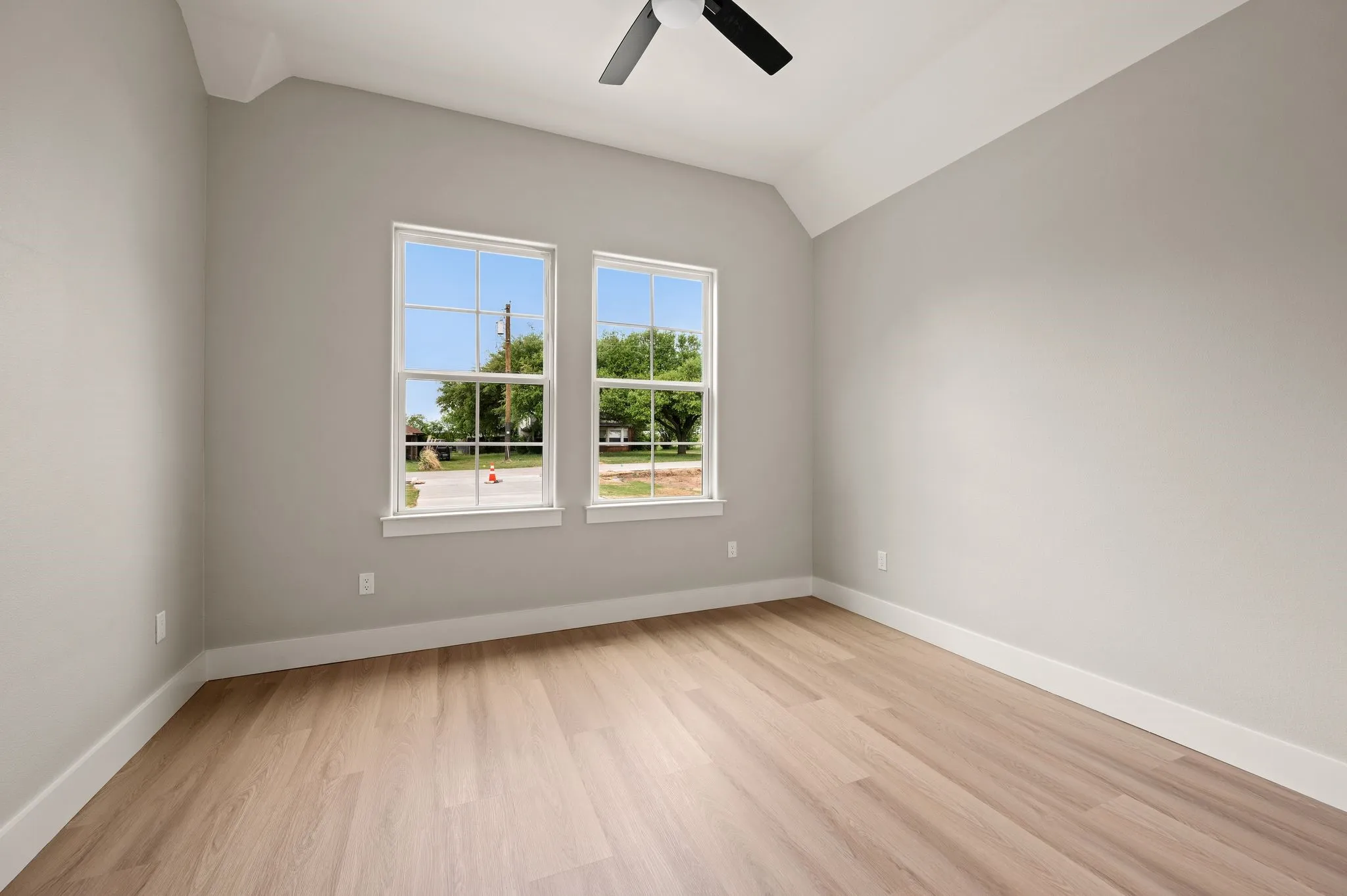 Single Family Residence For Sale in Parker County , 806 N Avenue E, Springtown, Texas 76082, 4 Bedroom, 3 Bathroom, 2 Garage spaces, 2,093 Sqft, built in 2026, New Construction - Complete, mls#21246780, Real Estate Agent in Springtown, Homes For Sale in Parker county, Homes For Sale in Springtown, Realtor in Springtown Texas, Real Estate Brokerage Independent Realty Texas, Luminita Cordes Realtor