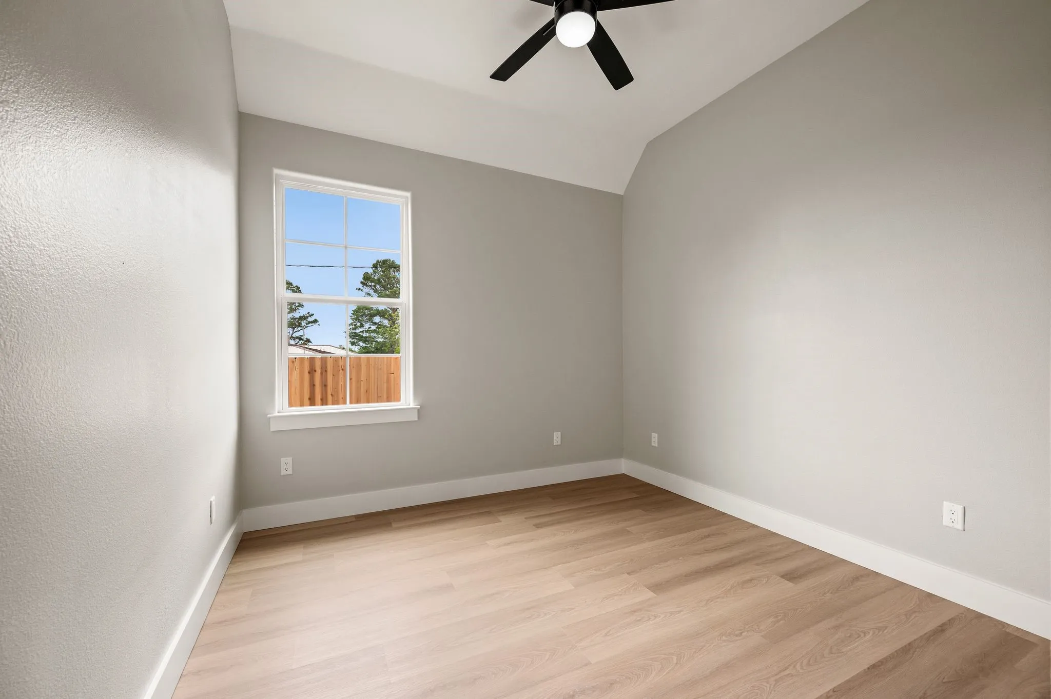 Single Family Residence For Sale in Parker County , 806 N Avenue E, Springtown, Texas 76082, 4 Bedroom, 3 Bathroom, 2 Garage spaces, 2,093 Sqft, built in 2026, New Construction - Complete, mls#21246780, Real Estate Agent in Springtown, Homes For Sale in Parker county, Homes For Sale in Springtown, Realtor in Springtown Texas, Real Estate Brokerage Independent Realty Texas, Luminita Cordes Realtor