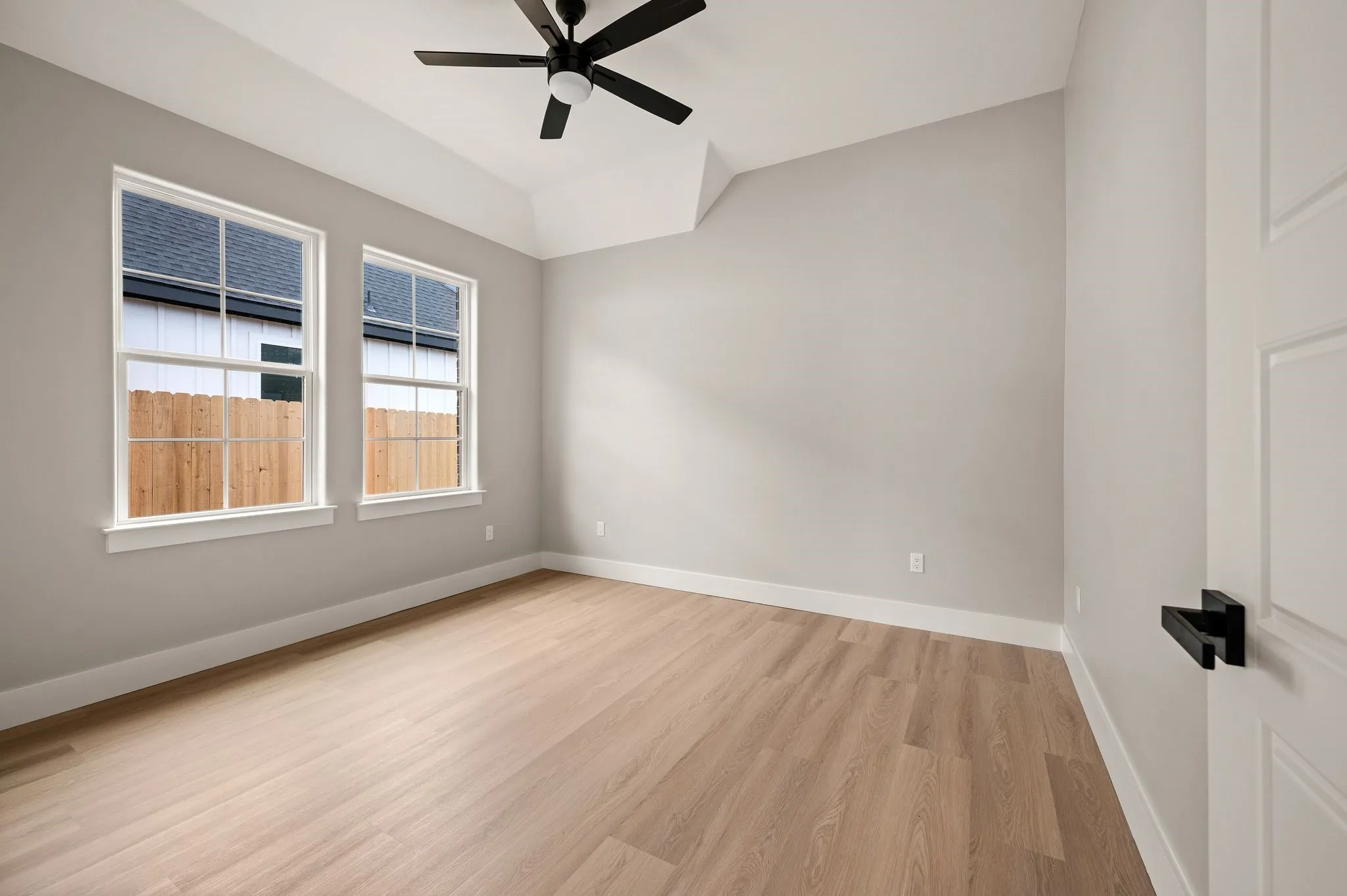 Single Family Residence For Sale in Parker County , 806 N Avenue E, Springtown, Texas 76082, 4 Bedroom, 3 Bathroom, 2 Garage spaces, 2,093 Sqft, built in 2026, New Construction - Complete, mls#21246780, Real Estate Agent in Springtown, Homes For Sale in Parker county, Homes For Sale in Springtown, Realtor in Springtown Texas, Real Estate Brokerage Independent Realty Texas, Luminita Cordes Realtor