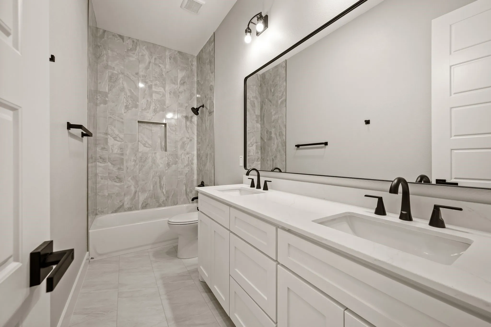 Single Family Residence For Sale in Parker County , 806 N Avenue E, Springtown, Texas 76082, 4 Bedroom, 3 Bathroom, 2 Garage spaces, 2,093 Sqft, built in 2026, New Construction - Complete, mls#21246780, Real Estate Agent in Springtown, Homes For Sale in Parker county, Homes For Sale in Springtown, Realtor in Springtown Texas, Real Estate Brokerage Independent Realty Texas, Luminita Cordes Realtor