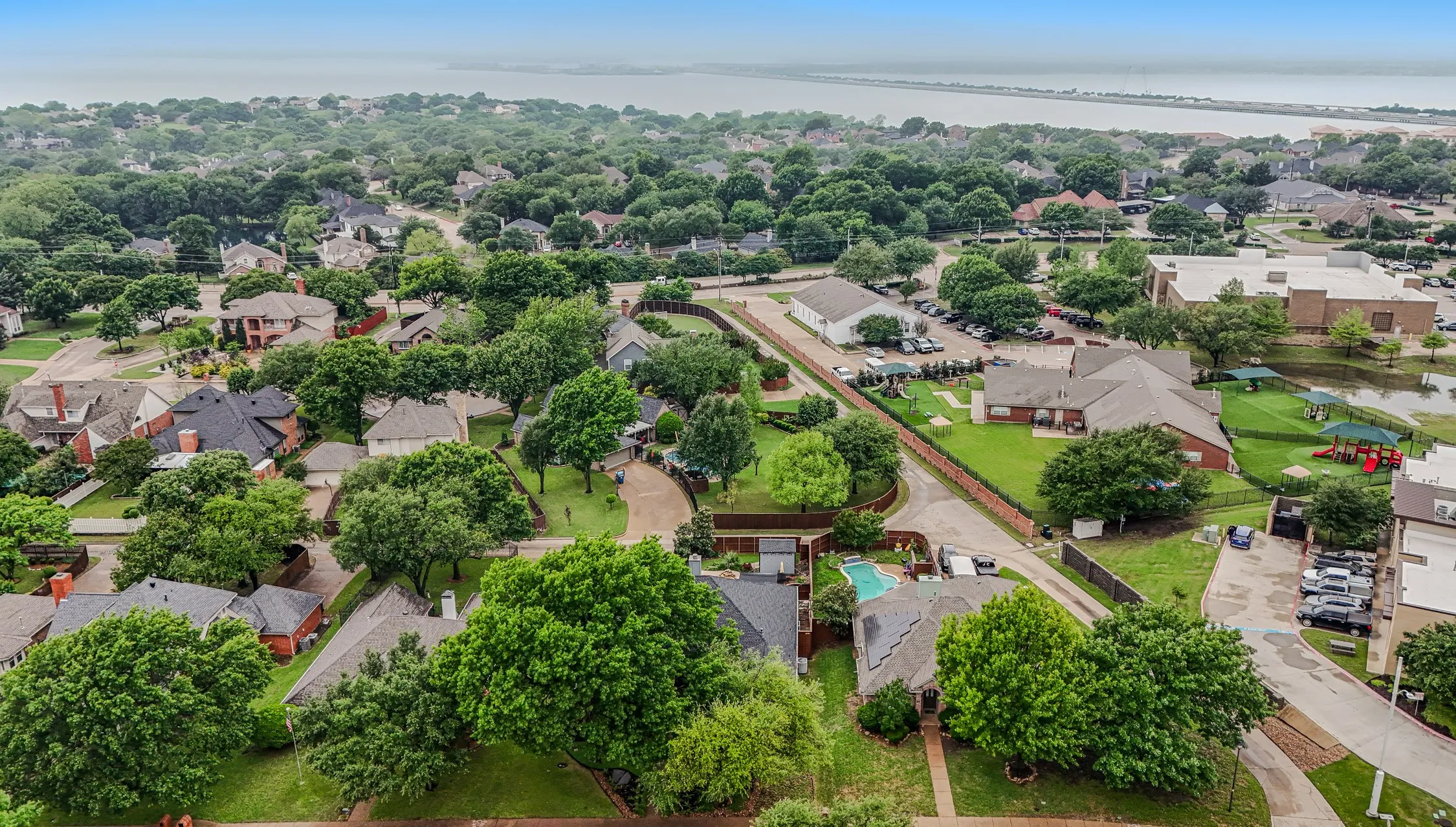 Single Family Residence For Sale in Rockwall County , 2954 Oak Drive, Rockwall, Texas 75032, 3 Bedroom, 2 Bathroom, 2 Garage spaces, 2,117 Sqft, built in 1992, Preowned, Price $515,000, mls#21232077, Real Estate Agent in Rockwall, Homes For Sale in Rockwall county, Homes For Sale in Rockwall, Realtor in Rockwall Texas, Real Estate Brokerage Independent Realty Texas, Luminita Cordes Realtor