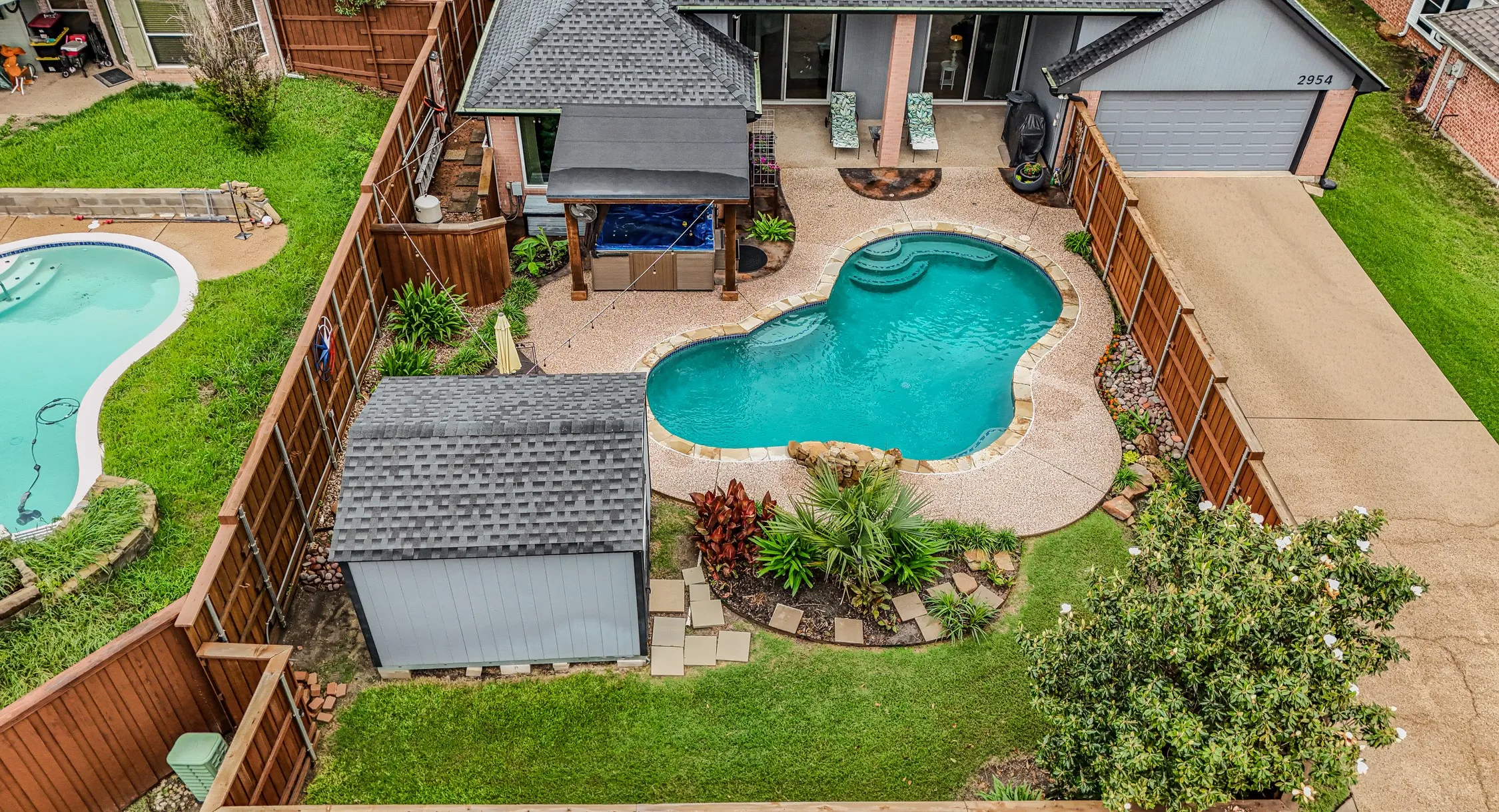 Single Family Residence For Sale in Rockwall County , 2954 Oak Drive, Rockwall, Texas 75032, 3 Bedroom, 2 Bathroom, 2 Garage spaces, 2,117 Sqft, built in 1992, Preowned, Price $515,000, mls#21232077, Real Estate Agent in Rockwall, Homes For Sale in Rockwall county, Homes For Sale in Rockwall, Realtor in Rockwall Texas, Real Estate Brokerage Independent Realty Texas, Luminita Cordes Realtor