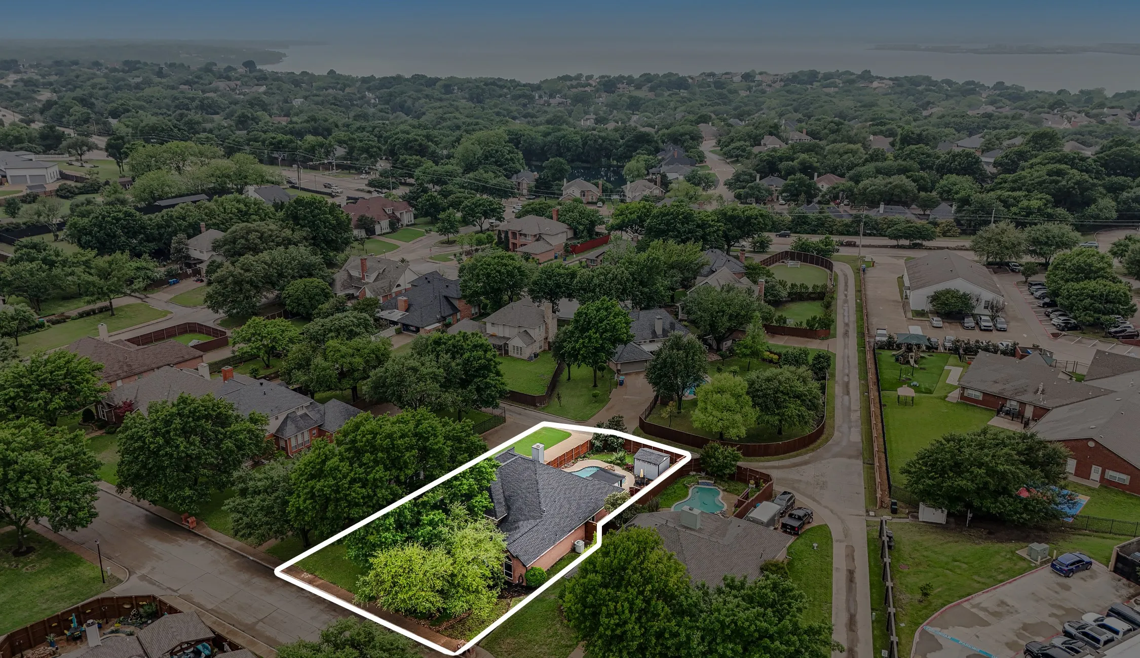 Single Family Residence For Sale in Rockwall County , 2954 Oak Drive, Rockwall, Texas 75032, 3 Bedroom, 2 Bathroom, 2 Garage spaces, 2,117 Sqft, built in 1992, Preowned, Price $515,000, mls#21232077, Real Estate Agent in Rockwall, Homes For Sale in Rockwall county, Homes For Sale in Rockwall, Realtor in Rockwall Texas, Real Estate Brokerage Independent Realty Texas, Luminita Cordes Realtor