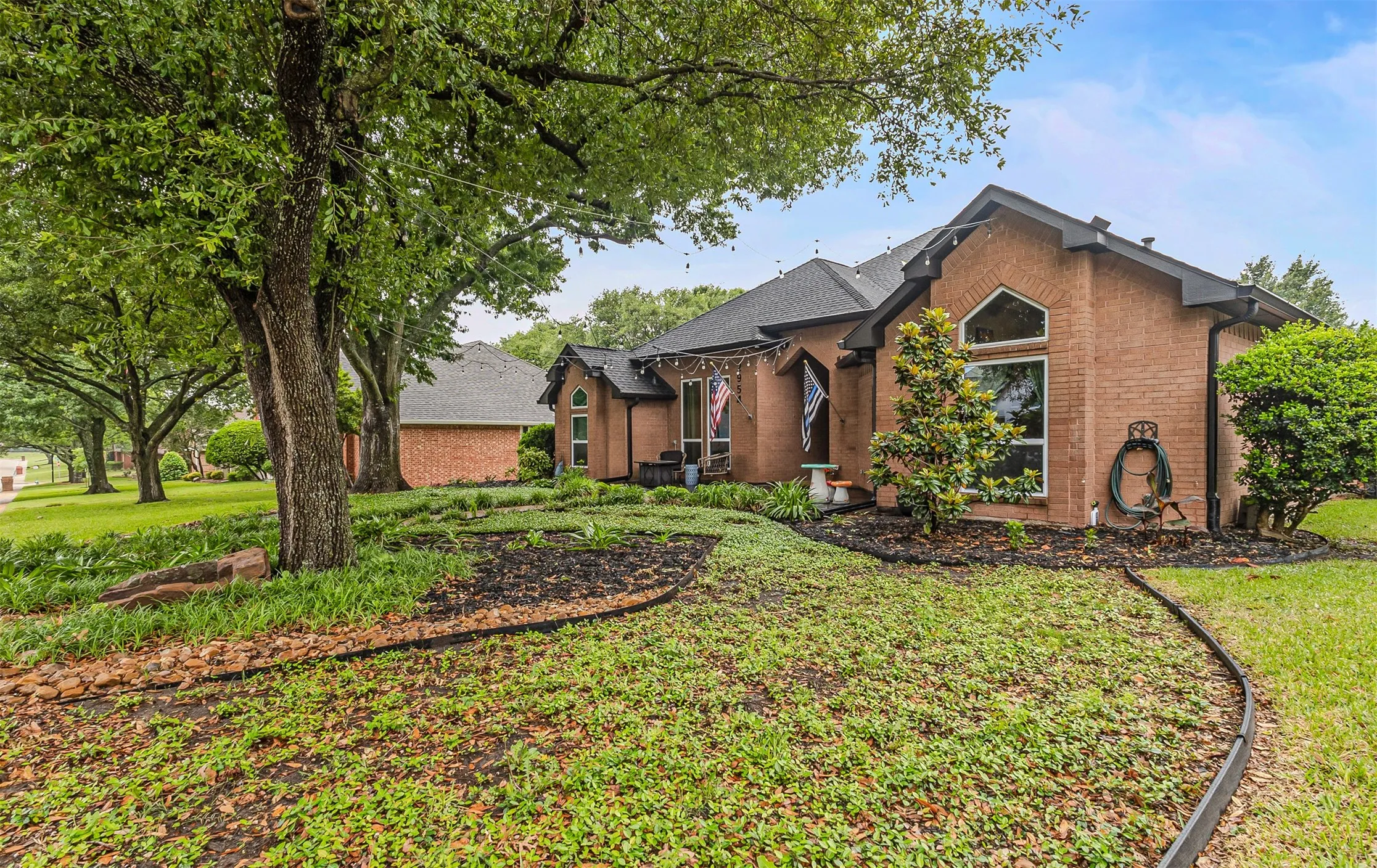 Single Family Residence For Sale in Rockwall County , 2954 Oak Drive, Rockwall, Texas 75032, 3 Bedroom, 2 Bathroom, 2 Garage spaces, 2,117 Sqft, built in 1992, Preowned, Price $515,000, mls#21232077, Real Estate Agent in Rockwall, Homes For Sale in Rockwall county, Homes For Sale in Rockwall, Realtor in Rockwall Texas, Real Estate Brokerage Independent Realty Texas, Luminita Cordes Realtor
