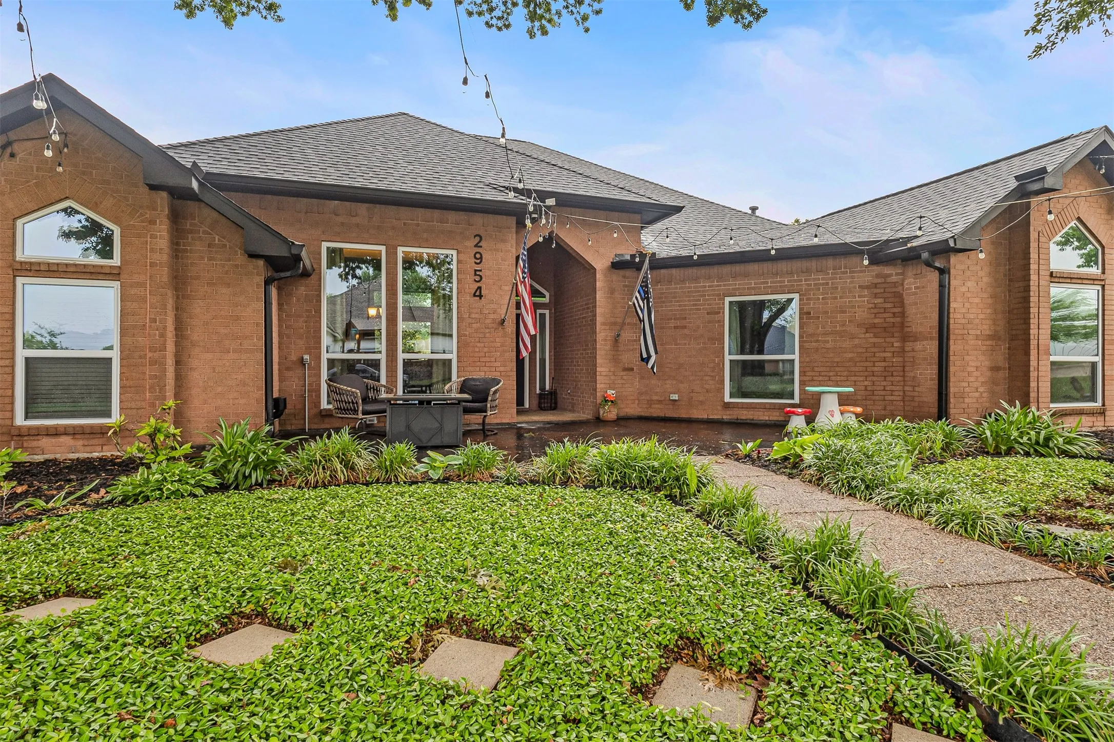 Single Family Residence For Sale in Rockwall County , 2954 Oak Drive, Rockwall, Texas 75032, 3 Bedroom, 2 Bathroom, 2 Garage spaces, 2,117 Sqft, built in 1992, Preowned, Price $515,000, mls#21232077, Real Estate Agent in Rockwall, Homes For Sale in Rockwall county, Homes For Sale in Rockwall, Realtor in Rockwall Texas, Real Estate Brokerage Independent Realty Texas, Luminita Cordes Realtor