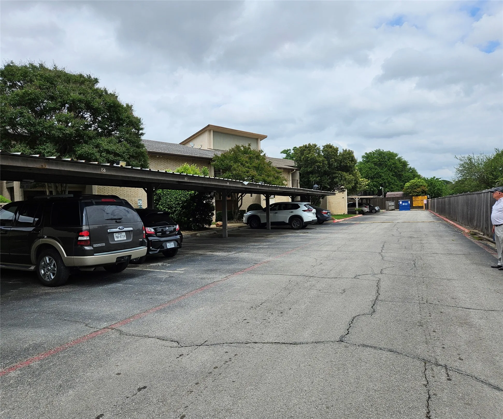 Condominium For Sale in Dallas County , 12816 Midway Road 1067, Dallas, Texas 75244, 1 Bedroom, 1 Bathroom, Garage spaces, 658 Sqft, built in 1970, Preowned, mls#21248071, Real Estate Agent in Dallas, Homes For Sale in Dallas county, Homes For Sale in Dallas, Realtor in Dallas Texas, Real Estate Brokerage Independent Realty Texas, Luminita Cordes Realtor