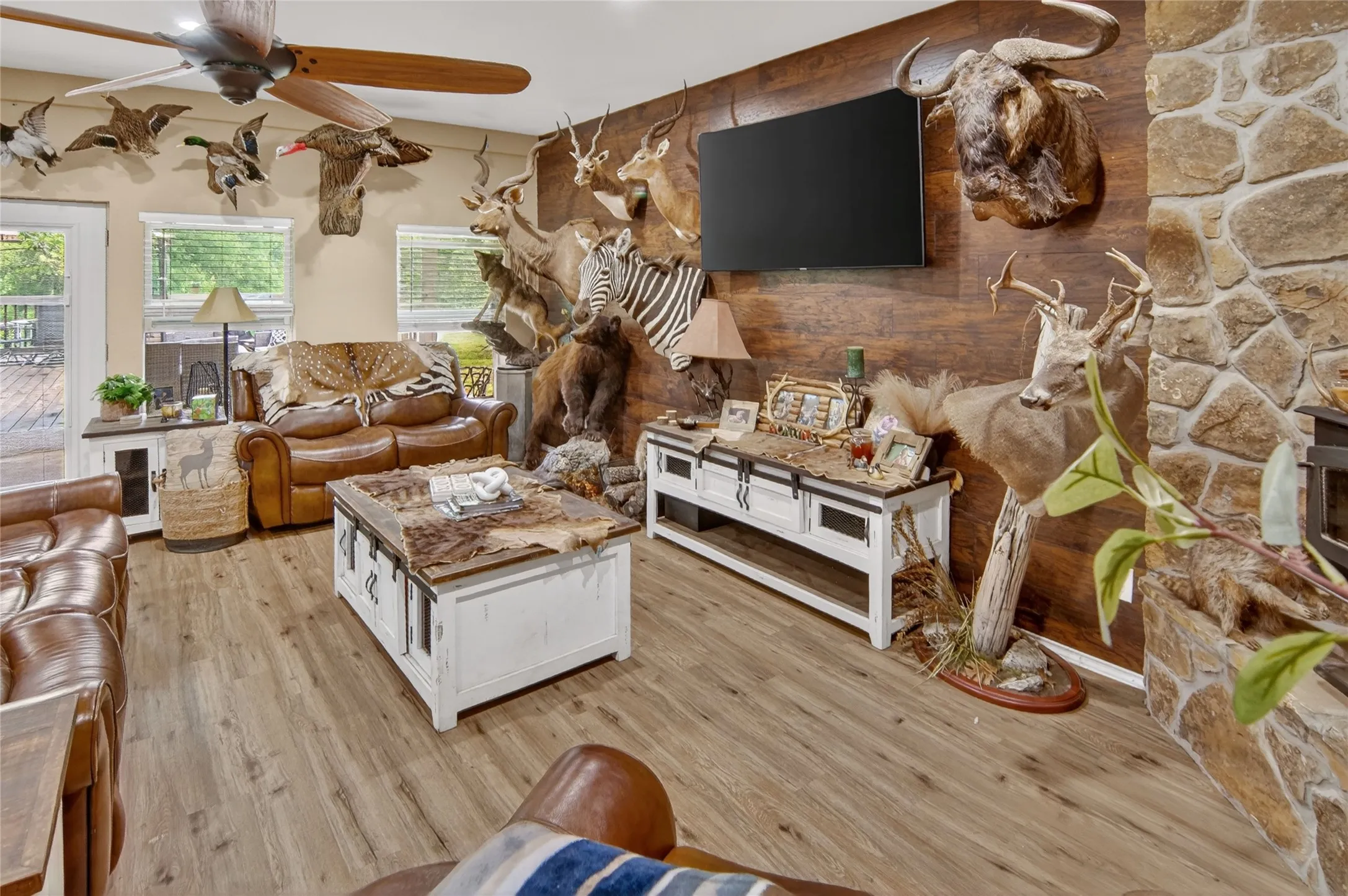 Single Family Residence For Sale in Palo Pinto County , 3622 Fm 52, Graford, Texas 76449, 3 Bedroom, 2 Bathroom, 3 Garage spaces, 1,600 Sqft, built in 2019, Preowned, Price $629,000, mls#21249367, Real Estate Agent in Graford, Homes For Sale in Palo Pinto county, Homes For Sale in Graford, Realtor in Graford Texas, Real Estate Brokerage Independent Realty Texas, Luminita Cordes Realtor