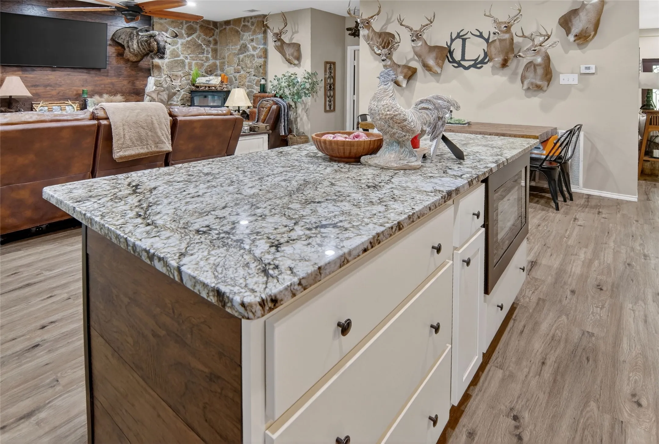 Single Family Residence For Sale in Palo Pinto County , 3622 Fm 52, Graford, Texas 76449, 3 Bedroom, 2 Bathroom, 3 Garage spaces, 1,600 Sqft, built in 2019, Preowned, Price $629,000, mls#21249367, Real Estate Agent in Graford, Homes For Sale in Palo Pinto county, Homes For Sale in Graford, Realtor in Graford Texas, Real Estate Brokerage Independent Realty Texas, Luminita Cordes Realtor