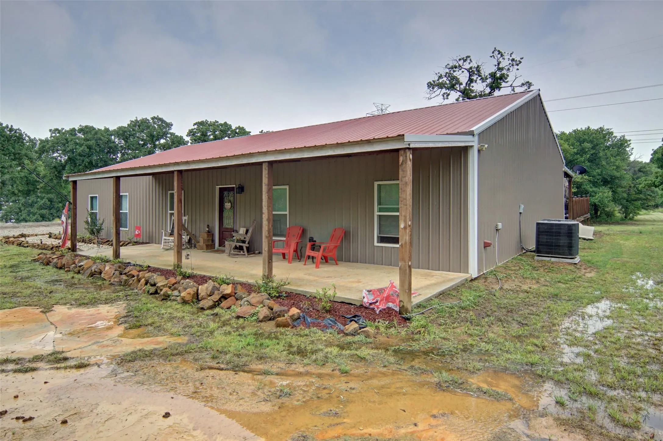 Single Family Residence For Sale in Palo Pinto County , 3622 Fm 52, Graford, Texas 76449, 3 Bedroom, 2 Bathroom, 3 Garage spaces, 1,600 Sqft, built in 2019, Preowned, Price $629,000, mls#21249367, Real Estate Agent in Graford, Homes For Sale in Palo Pinto county, Homes For Sale in Graford, Realtor in Graford Texas, Real Estate Brokerage Independent Realty Texas, Luminita Cordes Realtor