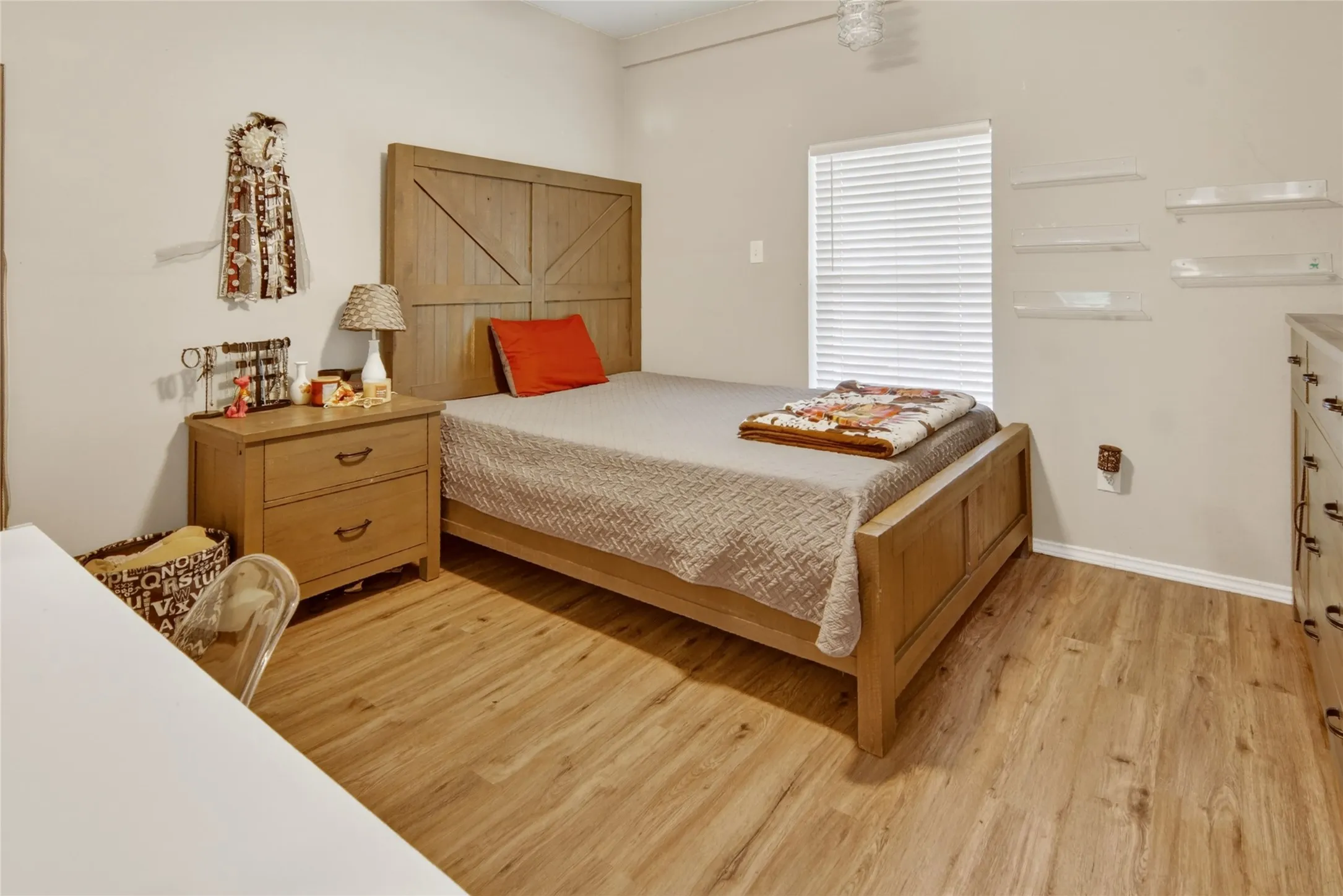 Single Family Residence For Sale in Palo Pinto County , 3622 Fm 52, Graford, Texas 76449, 3 Bedroom, 2 Bathroom, 3 Garage spaces, 1,600 Sqft, built in 2019, Preowned, Price $629,000, mls#21249367, Real Estate Agent in Graford, Homes For Sale in Palo Pinto county, Homes For Sale in Graford, Realtor in Graford Texas, Real Estate Brokerage Independent Realty Texas, Luminita Cordes Realtor