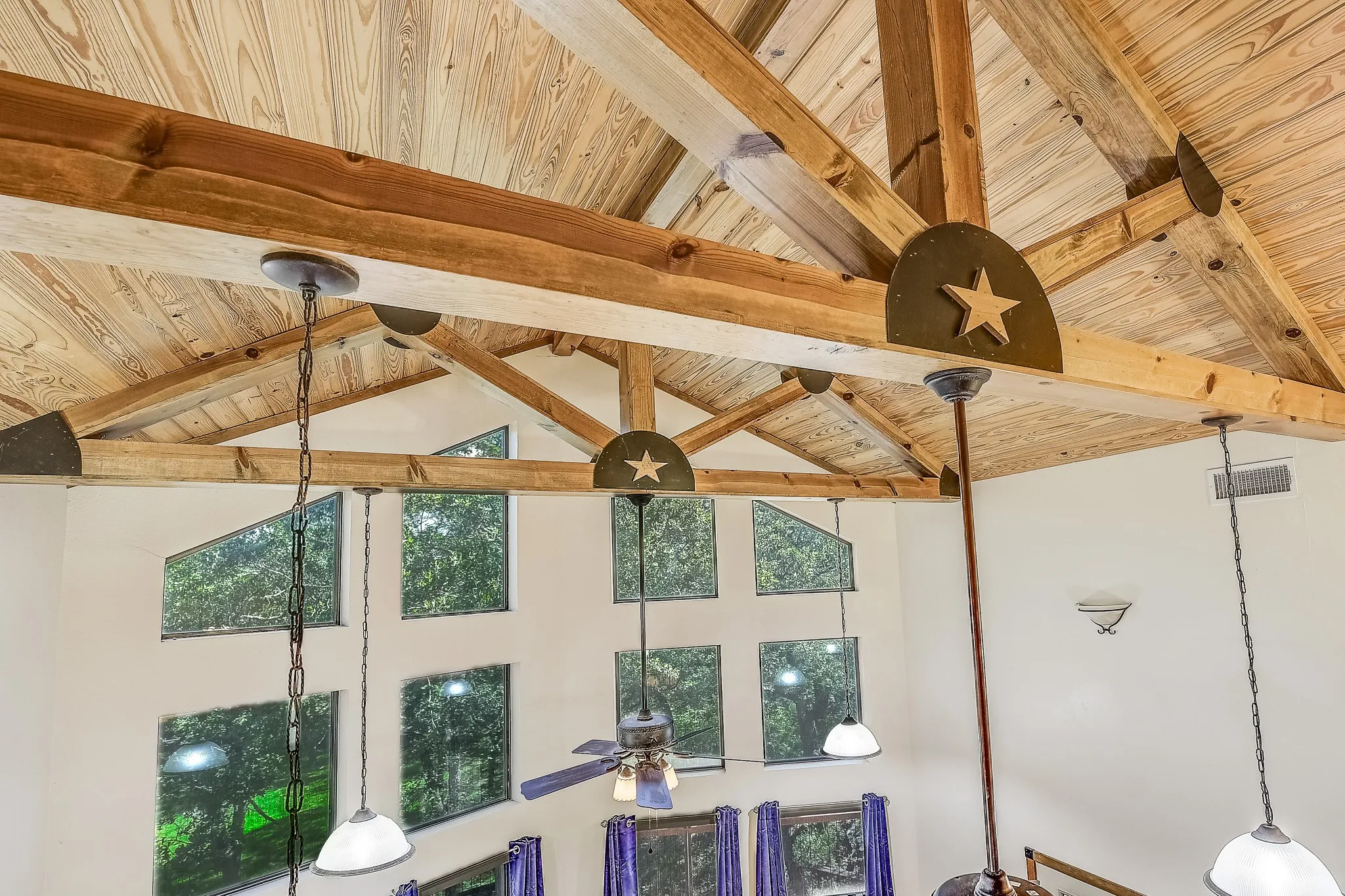 Single Family Residence For Sale in Montague County , 41 Crestline Court, Nocona, Texas 76255, 3 Bedroom, 3 Bathroom, 2 Garage spaces, 1,608 Sqft, built in 2010, Preowned, mls#21248865, Real Estate Agent in Nocona, Homes For Sale in Montague county, Homes For Sale in Nocona, Realtor in Nocona Texas, Real Estate Brokerage Independent Realty Texas, Luminita Cordes Realtor