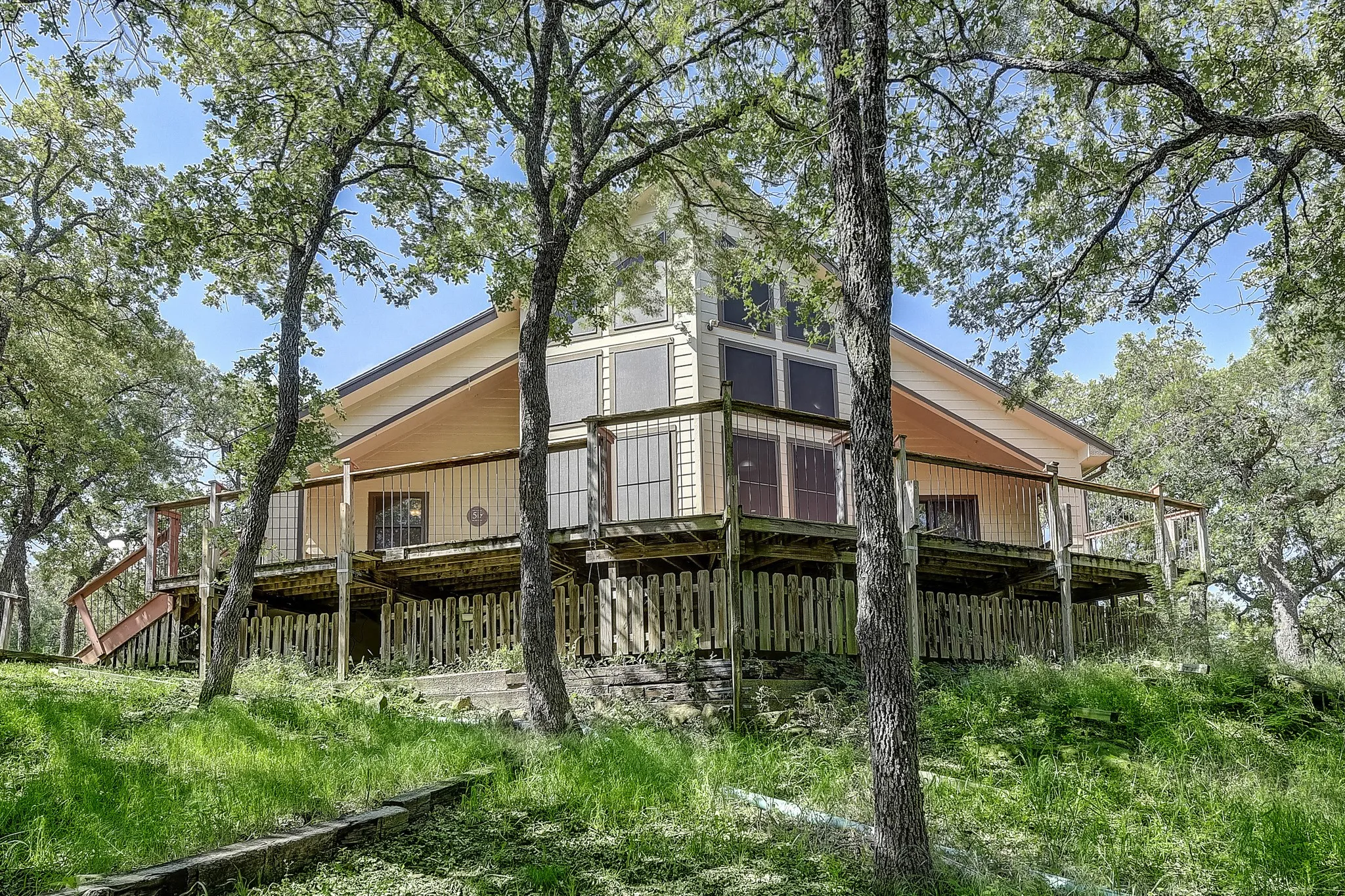 Single Family Residence For Sale in Montague County , 41 Crestline Court, Nocona, Texas 76255, 3 Bedroom, 3 Bathroom, 2 Garage spaces, 1,608 Sqft, built in 2010, Preowned, mls#21248865, Real Estate Agent in Nocona, Homes For Sale in Montague county, Homes For Sale in Nocona, Realtor in Nocona Texas, Real Estate Brokerage Independent Realty Texas, Luminita Cordes Realtor