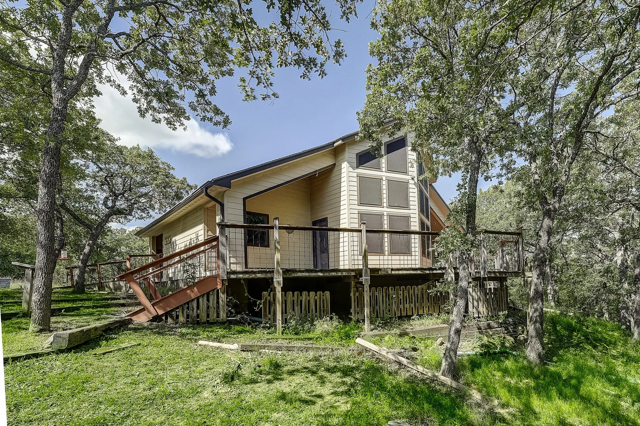 Single Family Residence For Sale in Montague County , 41 Crestline Court, Nocona, Texas 76255, 3 Bedroom, 3 Bathroom, 2 Garage spaces, 1,608 Sqft, built in 2010, Preowned, mls#21248865, Real Estate Agent in Nocona, Homes For Sale in Montague county, Homes For Sale in Nocona, Realtor in Nocona Texas, Real Estate Brokerage Independent Realty Texas, Luminita Cordes Realtor