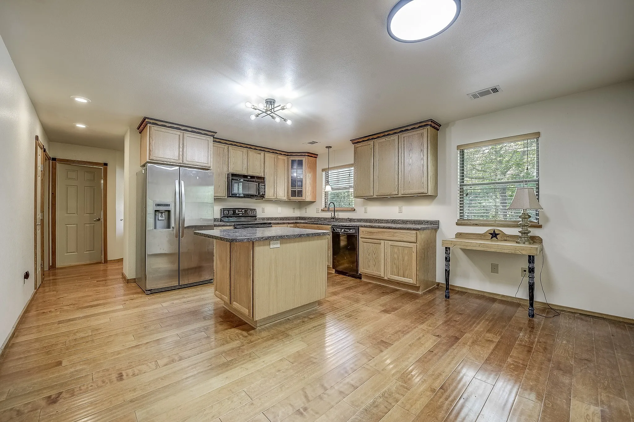 Single Family Residence For Sale in Montague County , 41 Crestline Court, Nocona, Texas 76255, 3 Bedroom, 3 Bathroom, 2 Garage spaces, 1,608 Sqft, built in 2010, Preowned, mls#21248865, Real Estate Agent in Nocona, Homes For Sale in Montague county, Homes For Sale in Nocona, Realtor in Nocona Texas, Real Estate Brokerage Independent Realty Texas, Luminita Cordes Realtor