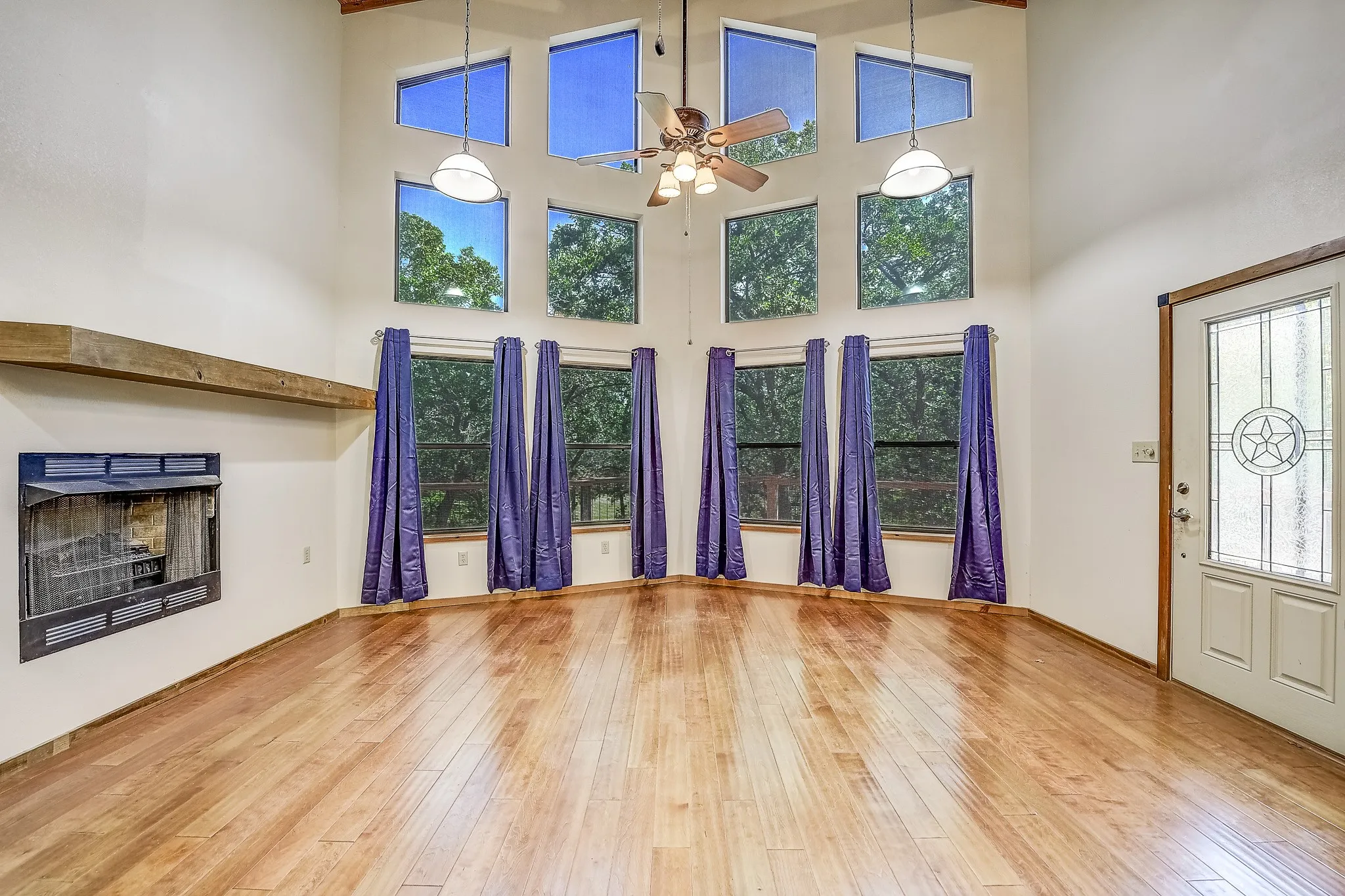Single Family Residence For Sale in Montague County , 41 Crestline Court, Nocona, Texas 76255, 3 Bedroom, 3 Bathroom, 2 Garage spaces, 1,608 Sqft, built in 2010, Preowned, mls#21248865, Real Estate Agent in Nocona, Homes For Sale in Montague county, Homes For Sale in Nocona, Realtor in Nocona Texas, Real Estate Brokerage Independent Realty Texas, Luminita Cordes Realtor