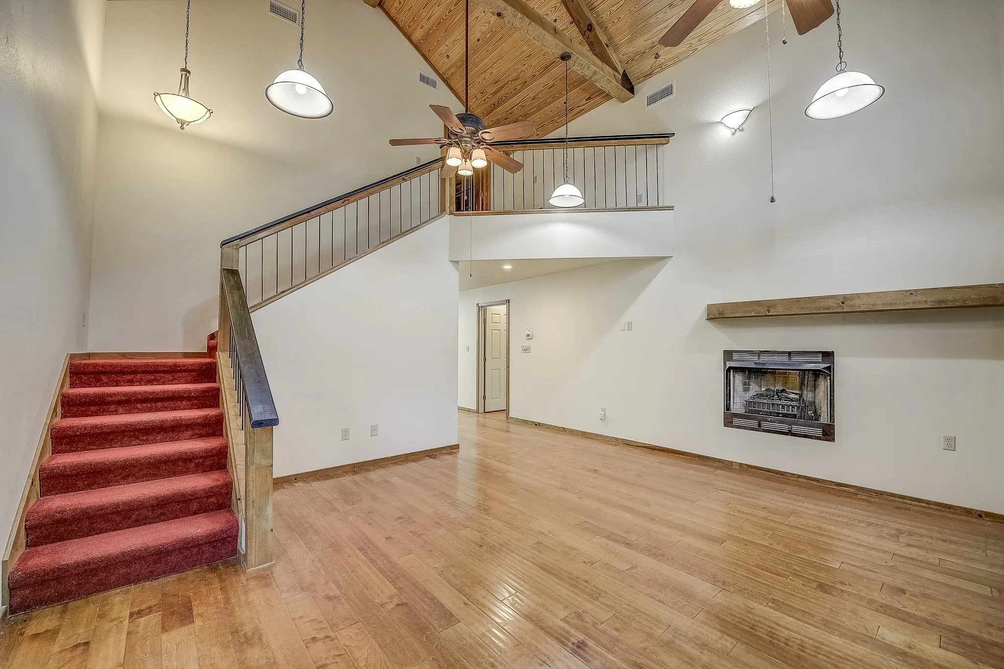 Single Family Residence For Sale in Montague County , 41 Crestline Court, Nocona, Texas 76255, 3 Bedroom, 3 Bathroom, 2 Garage spaces, 1,608 Sqft, built in 2010, Preowned, mls#21248865, Real Estate Agent in Nocona, Homes For Sale in Montague county, Homes For Sale in Nocona, Realtor in Nocona Texas, Real Estate Brokerage Independent Realty Texas, Luminita Cordes Realtor