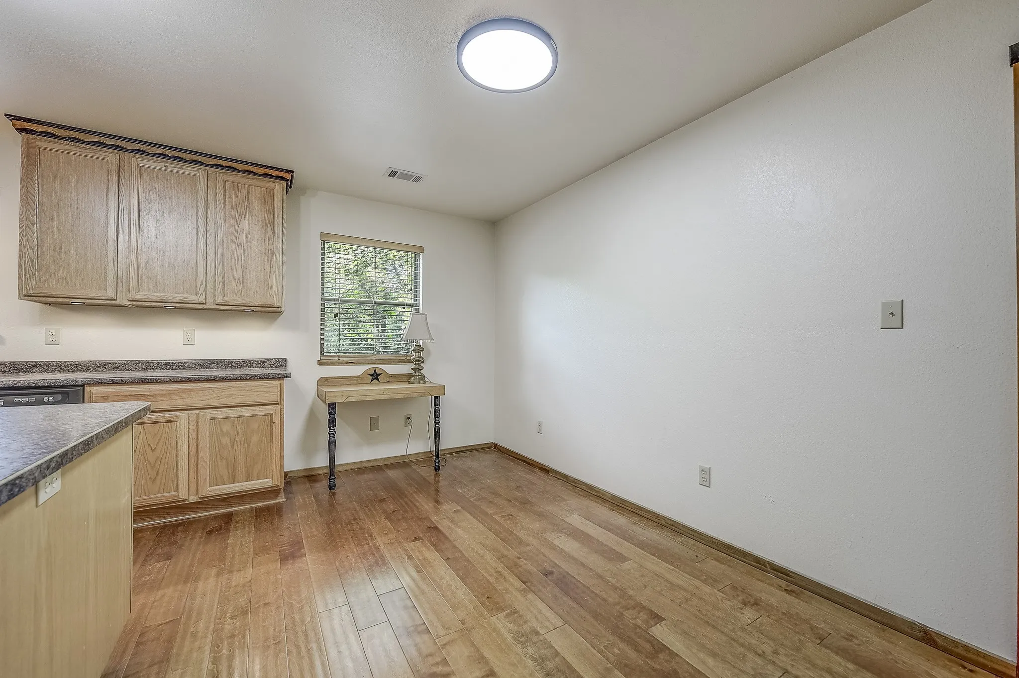 Single Family Residence For Sale in Montague County , 41 Crestline Court, Nocona, Texas 76255, 3 Bedroom, 3 Bathroom, 2 Garage spaces, 1,608 Sqft, built in 2010, Preowned, mls#21248865, Real Estate Agent in Nocona, Homes For Sale in Montague county, Homes For Sale in Nocona, Realtor in Nocona Texas, Real Estate Brokerage Independent Realty Texas, Luminita Cordes Realtor