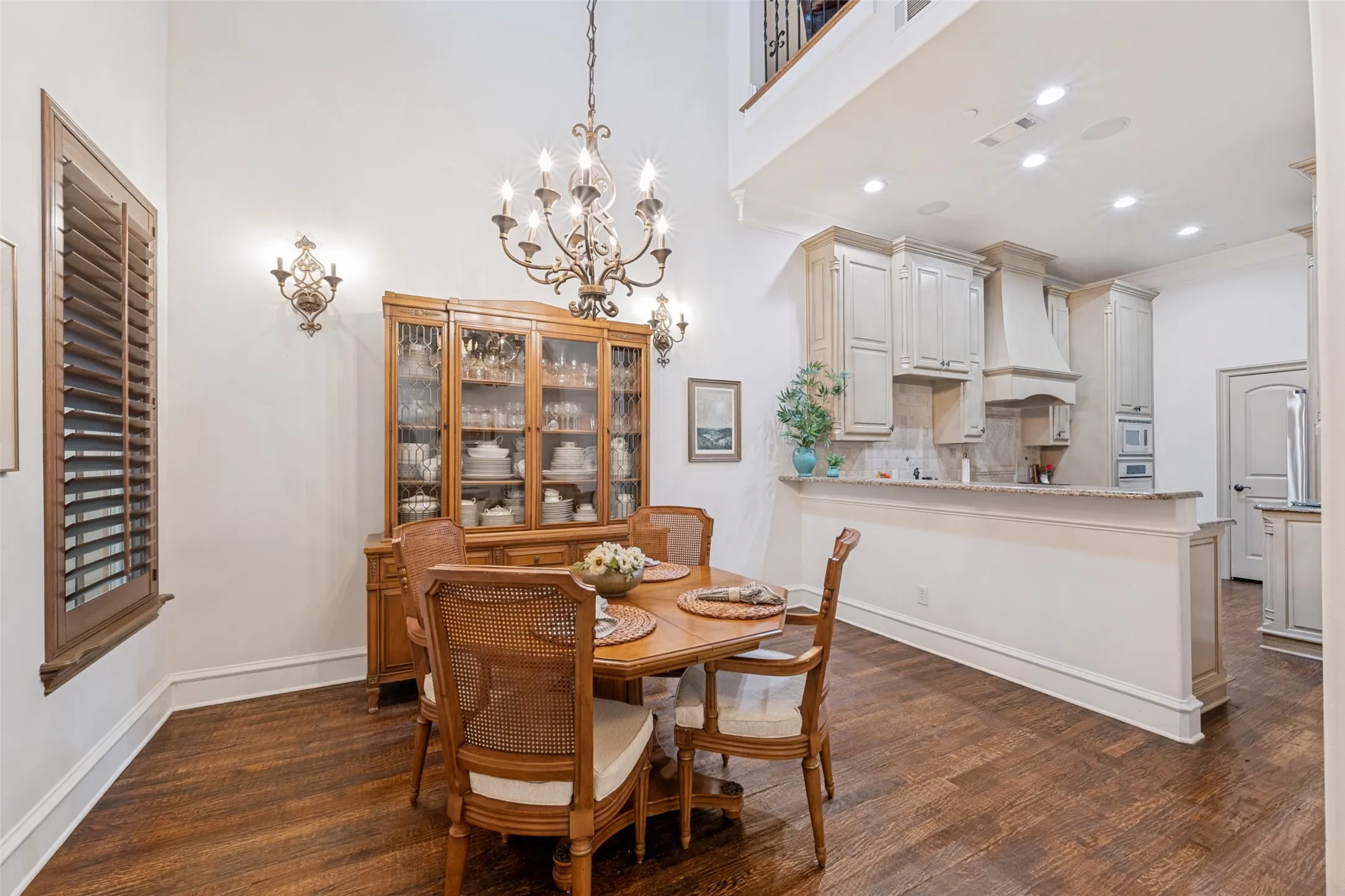 Condominium For Sale in Tarrant County , 96 Casa Lane 210, Colleyville, Texas 76034, 3 Bedroom, 4 Bathroom, 2 Garage spaces, 2,815 Sqft, built in 2006, Preowned, mls#21243312, Real Estate Agent in Colleyville, Homes For Sale in Tarrant county, Homes For Sale in Colleyville, Realtor in Colleyville Texas, Real Estate Brokerage Independent Realty Texas, Luminita Cordes Realtor