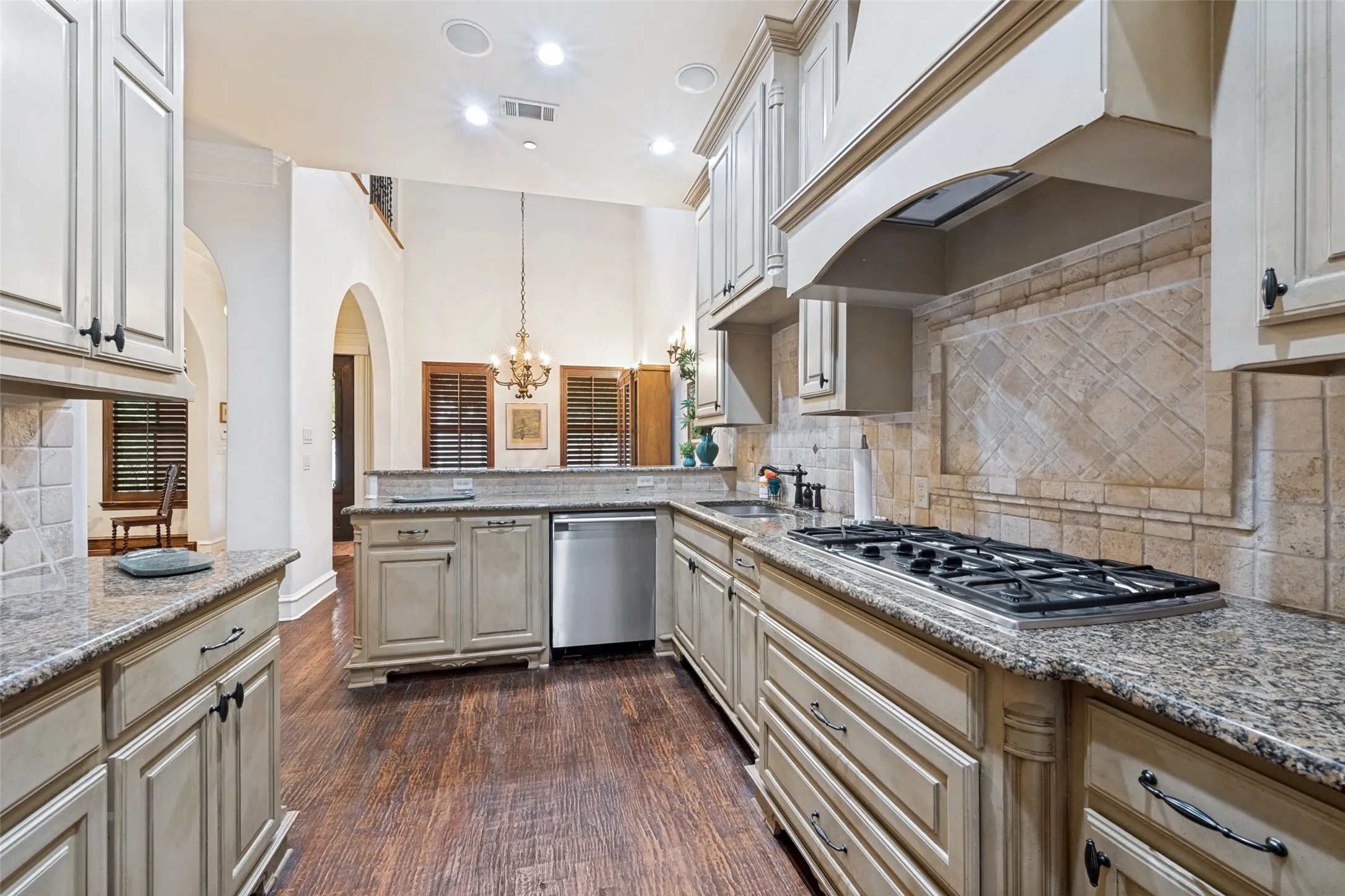 Condominium For Sale in Tarrant County , 96 Casa Lane 210, Colleyville, Texas 76034, 3 Bedroom, 4 Bathroom, 2 Garage spaces, 2,815 Sqft, built in 2006, Preowned, mls#21243312, Real Estate Agent in Colleyville, Homes For Sale in Tarrant county, Homes For Sale in Colleyville, Realtor in Colleyville Texas, Real Estate Brokerage Independent Realty Texas, Luminita Cordes Realtor