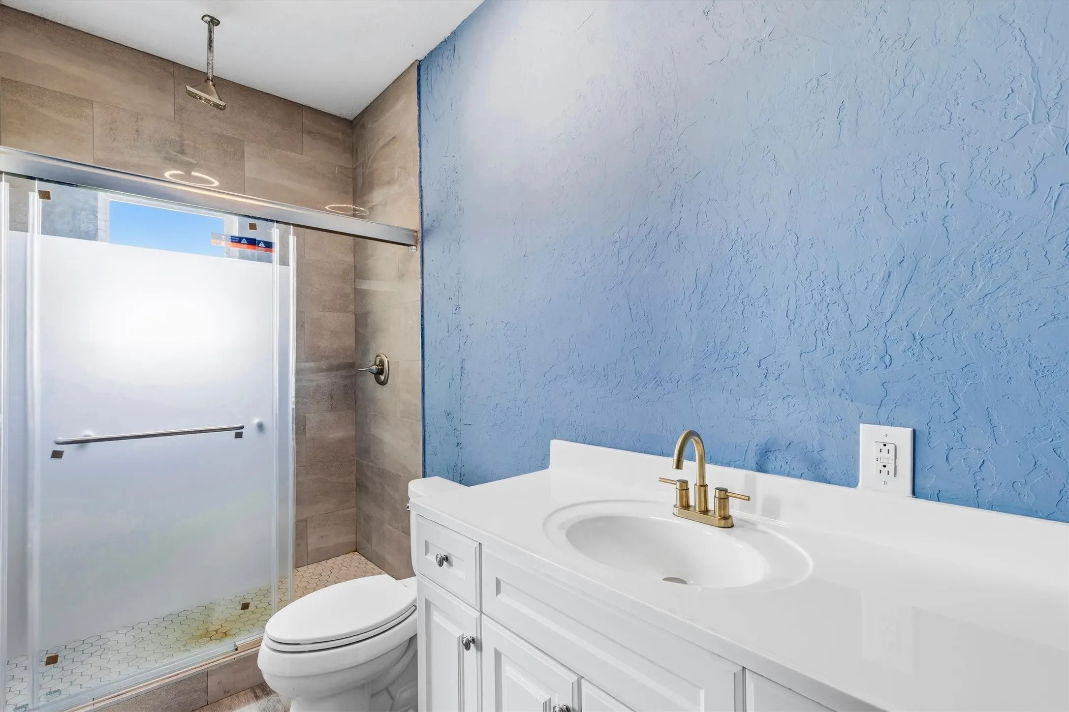 Farm For Sale in Ellis County , 241 Gentry Road, Ennis, Texas 75119, 7 Bedroom, 4 Bathroom, 4 Garage spaces, 5,150 Sqft, built in 2019, New Construction - Complete, mls#21246256, Real Estate Agent in Ennis, Homes For Sale in Ellis county, Homes For Sale in Ennis, Realtor in Ennis Texas, Real Estate Brokerage Independent Realty Texas, Luminita Cordes Realtor
