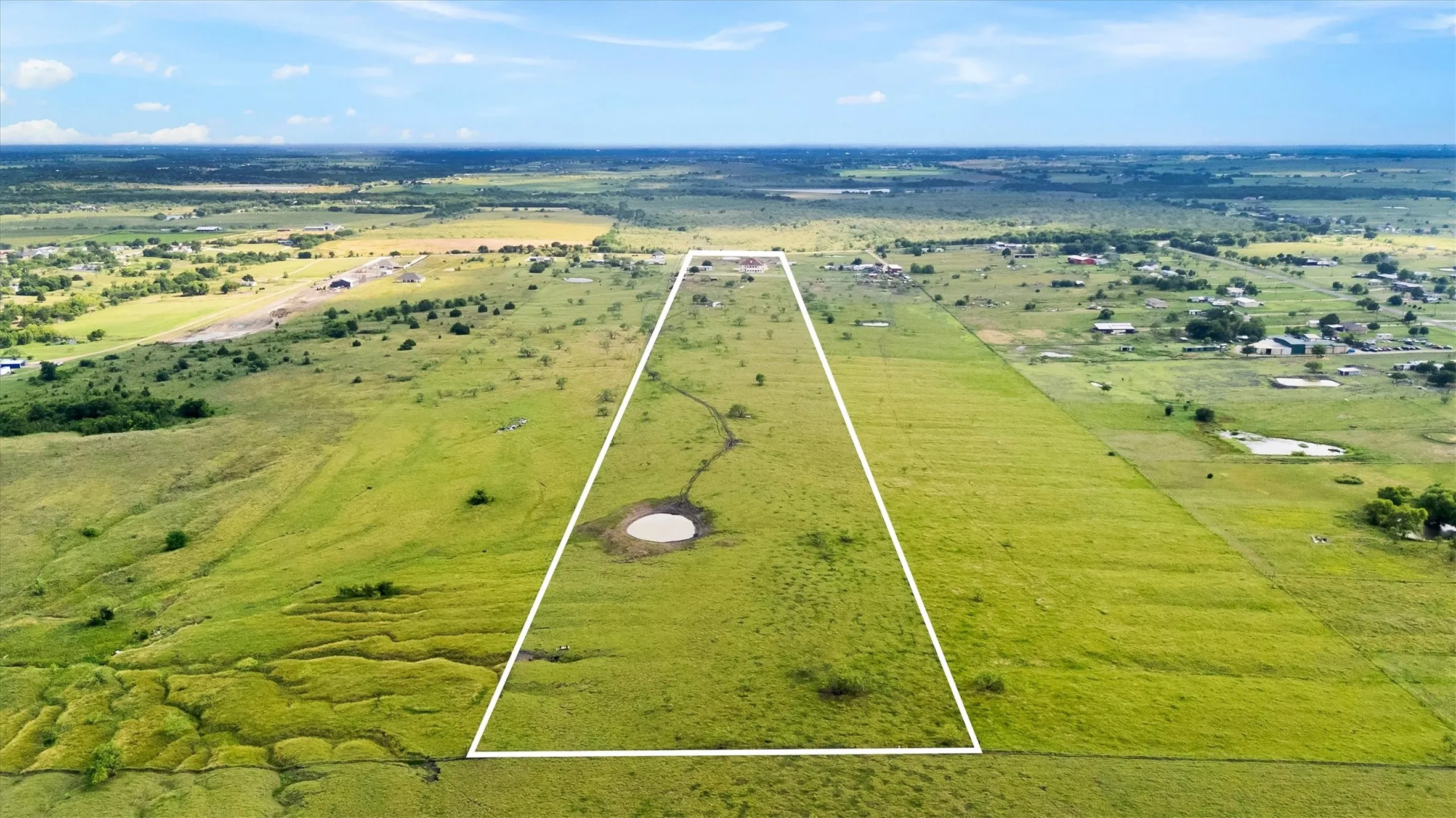 Farm For Sale in Ellis County , 241 Gentry Road, Ennis, Texas 75119, 7 Bedroom, 4 Bathroom, 4 Garage spaces, 5,150 Sqft, built in 2019, New Construction - Complete, mls#21246256, Real Estate Agent in Ennis, Homes For Sale in Ellis county, Homes For Sale in Ennis, Realtor in Ennis Texas, Real Estate Brokerage Independent Realty Texas, Luminita Cordes Realtor