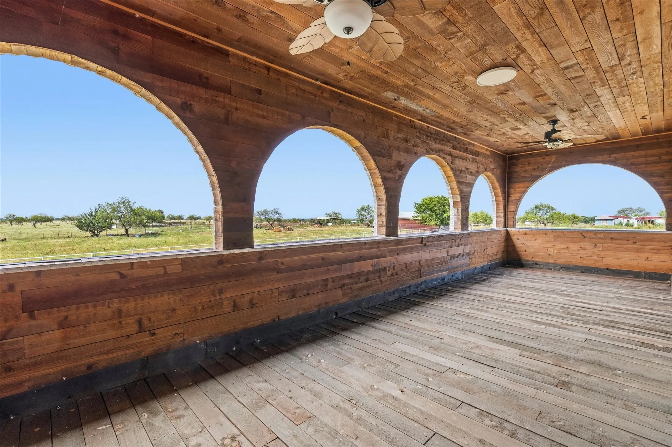 Farm For Sale in Ellis County , 241 Gentry Road, Ennis, Texas 75119, 7 Bedroom, 4 Bathroom, 4 Garage spaces, 5,150 Sqft, built in 2019, New Construction - Complete, mls#21246256, Real Estate Agent in Ennis, Homes For Sale in Ellis county, Homes For Sale in Ennis, Realtor in Ennis Texas, Real Estate Brokerage Independent Realty Texas, Luminita Cordes Realtor
