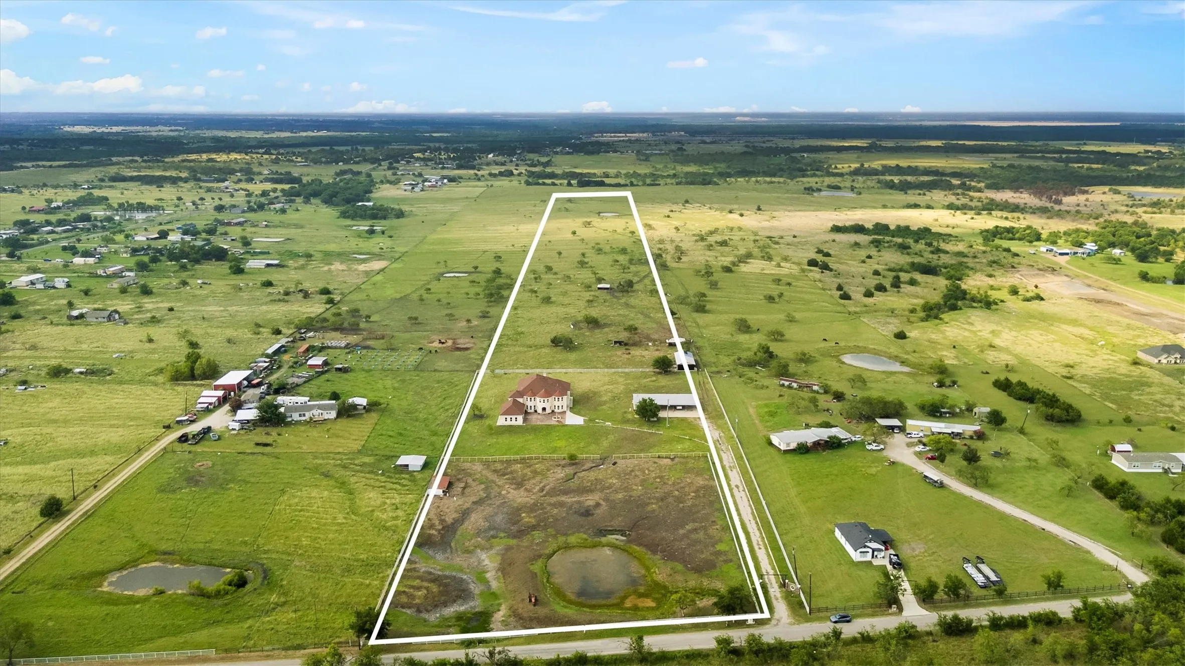 Farm For Sale in Ellis County , 241 Gentry Road, Ennis, Texas 75119, 7 Bedroom, 4 Bathroom, 4 Garage spaces, 5,150 Sqft, built in 2019, New Construction - Complete, mls#21246256, Real Estate Agent in Ennis, Homes For Sale in Ellis county, Homes For Sale in Ennis, Realtor in Ennis Texas, Real Estate Brokerage Independent Realty Texas, Luminita Cordes Realtor