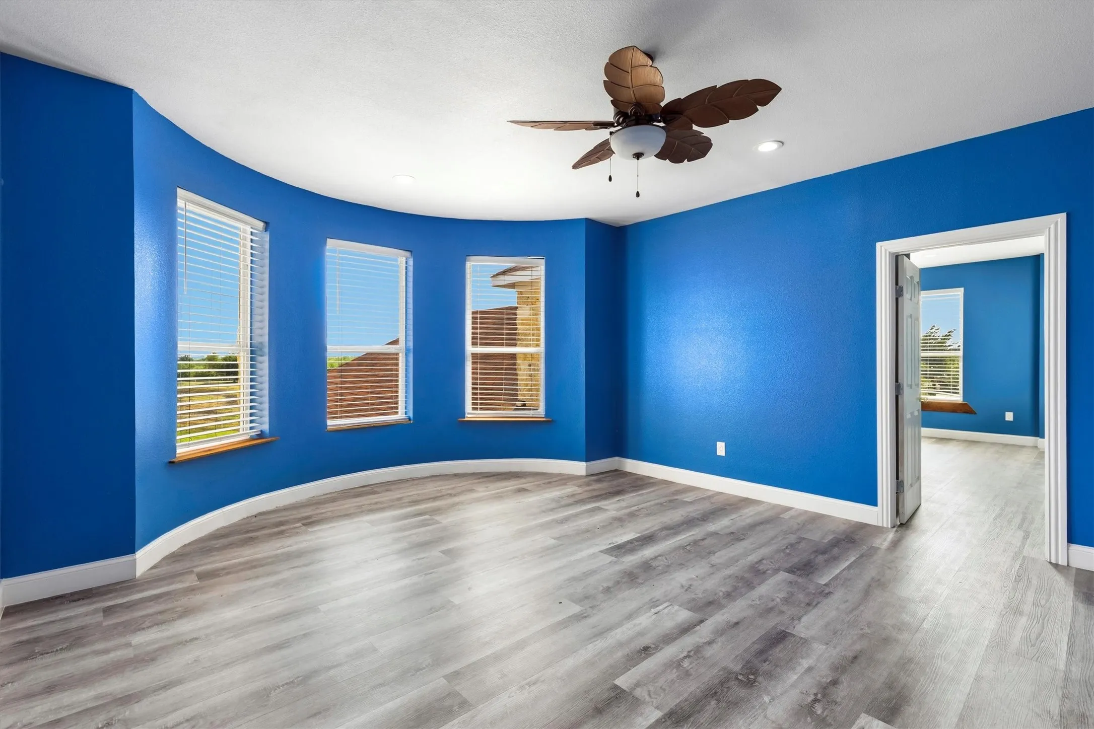 Farm For Sale in Ellis County , 241 Gentry Road, Ennis, Texas 75119, 7 Bedroom, 4 Bathroom, 4 Garage spaces, 5,150 Sqft, built in 2019, New Construction - Complete, mls#21246256, Real Estate Agent in Ennis, Homes For Sale in Ellis county, Homes For Sale in Ennis, Realtor in Ennis Texas, Real Estate Brokerage Independent Realty Texas, Luminita Cordes Realtor