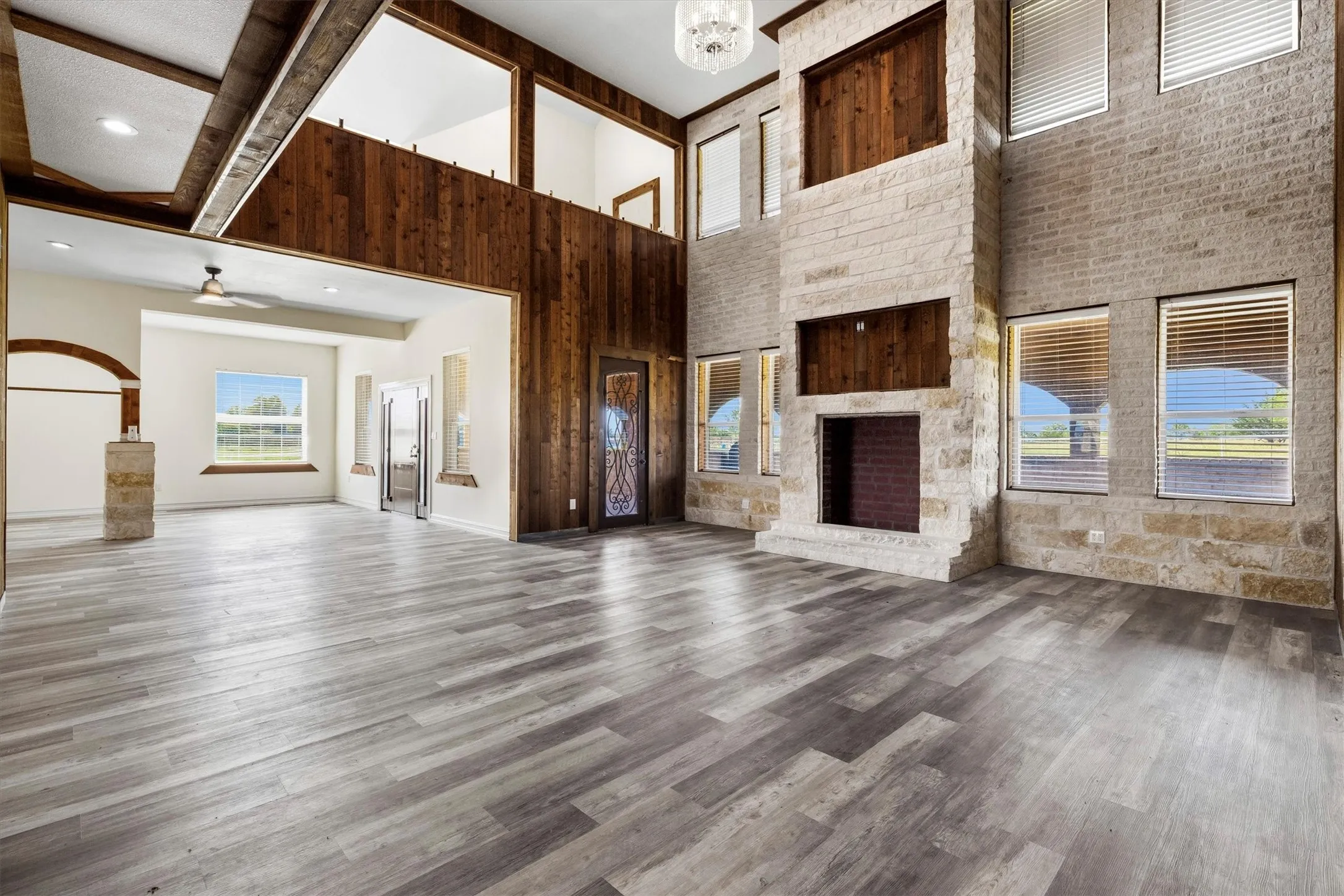 Farm For Sale in Ellis County , 241 Gentry Road, Ennis, Texas 75119, 7 Bedroom, 4 Bathroom, 4 Garage spaces, 5,150 Sqft, built in 2019, New Construction - Complete, mls#21246256, Real Estate Agent in Ennis, Homes For Sale in Ellis county, Homes For Sale in Ennis, Realtor in Ennis Texas, Real Estate Brokerage Independent Realty Texas, Luminita Cordes Realtor