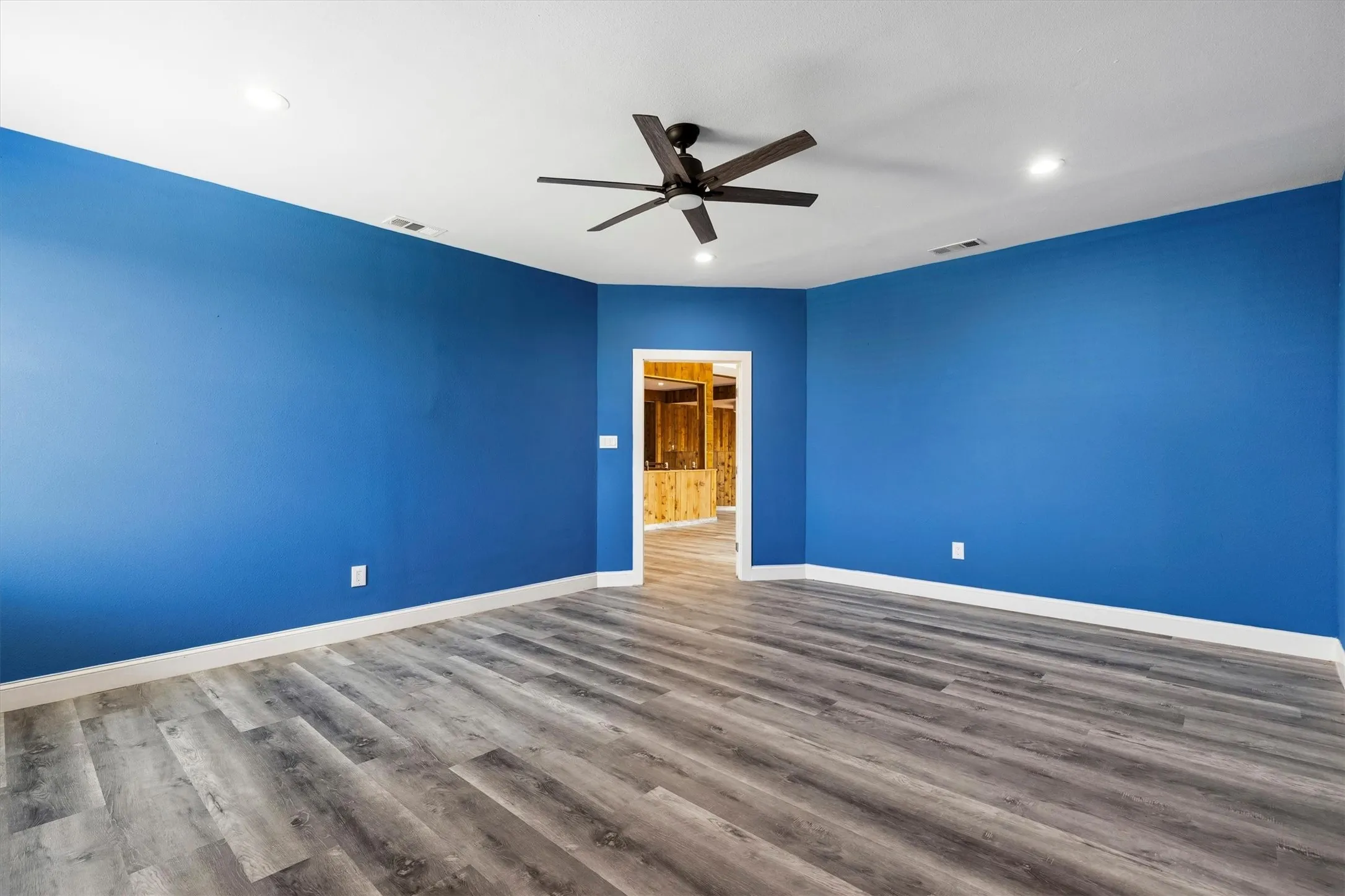 Farm For Sale in Ellis County , 241 Gentry Road, Ennis, Texas 75119, 7 Bedroom, 4 Bathroom, 4 Garage spaces, 5,150 Sqft, built in 2019, New Construction - Complete, mls#21246256, Real Estate Agent in Ennis, Homes For Sale in Ellis county, Homes For Sale in Ennis, Realtor in Ennis Texas, Real Estate Brokerage Independent Realty Texas, Luminita Cordes Realtor