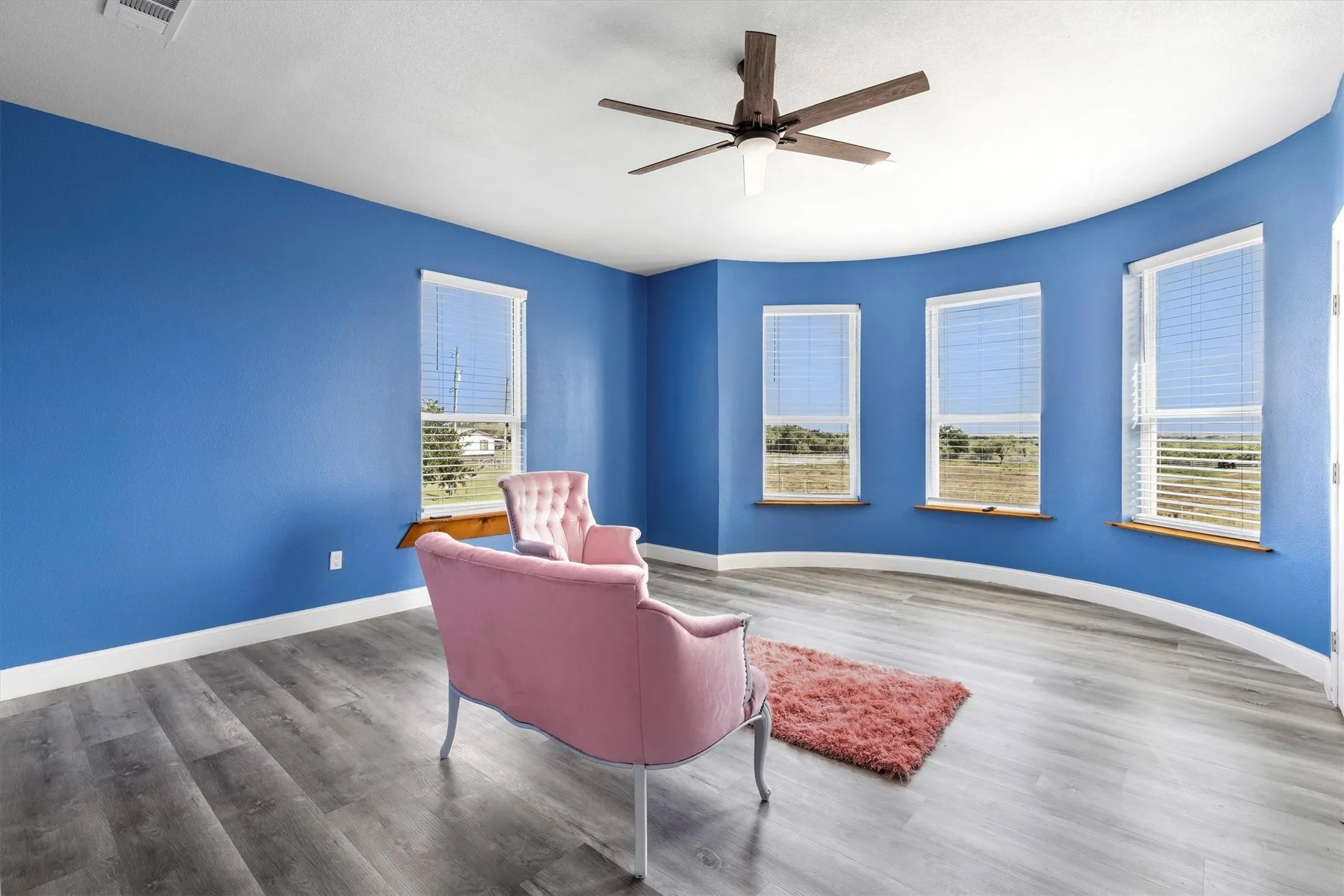Farm For Sale in Ellis County , 241 Gentry Road, Ennis, Texas 75119, 7 Bedroom, 4 Bathroom, 4 Garage spaces, 5,150 Sqft, built in 2019, New Construction - Complete, mls#21246256, Real Estate Agent in Ennis, Homes For Sale in Ellis county, Homes For Sale in Ennis, Realtor in Ennis Texas, Real Estate Brokerage Independent Realty Texas, Luminita Cordes Realtor