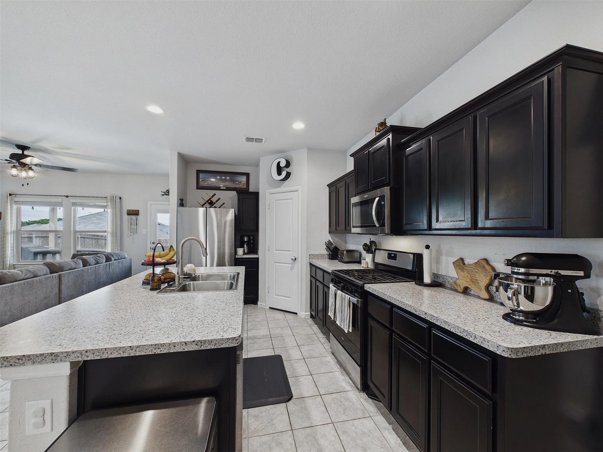 Single Family Residence For Sale in Denton County , 16705 Porterfield Lane, Justin, Texas 76247, 3 Bedrooms, 2 Bathrooms, 2 Garage spaces, 1,554 Sqft, built in 2022, Price $320,000, mls#21249452, Real Estate Agent in Justin, Homes For Sale in Denton county, Homes For Sale in Justin, Realtor in Justin Texas, Real Estate Brokerage Independent Realty Texas, Luminita Cordes Realtor