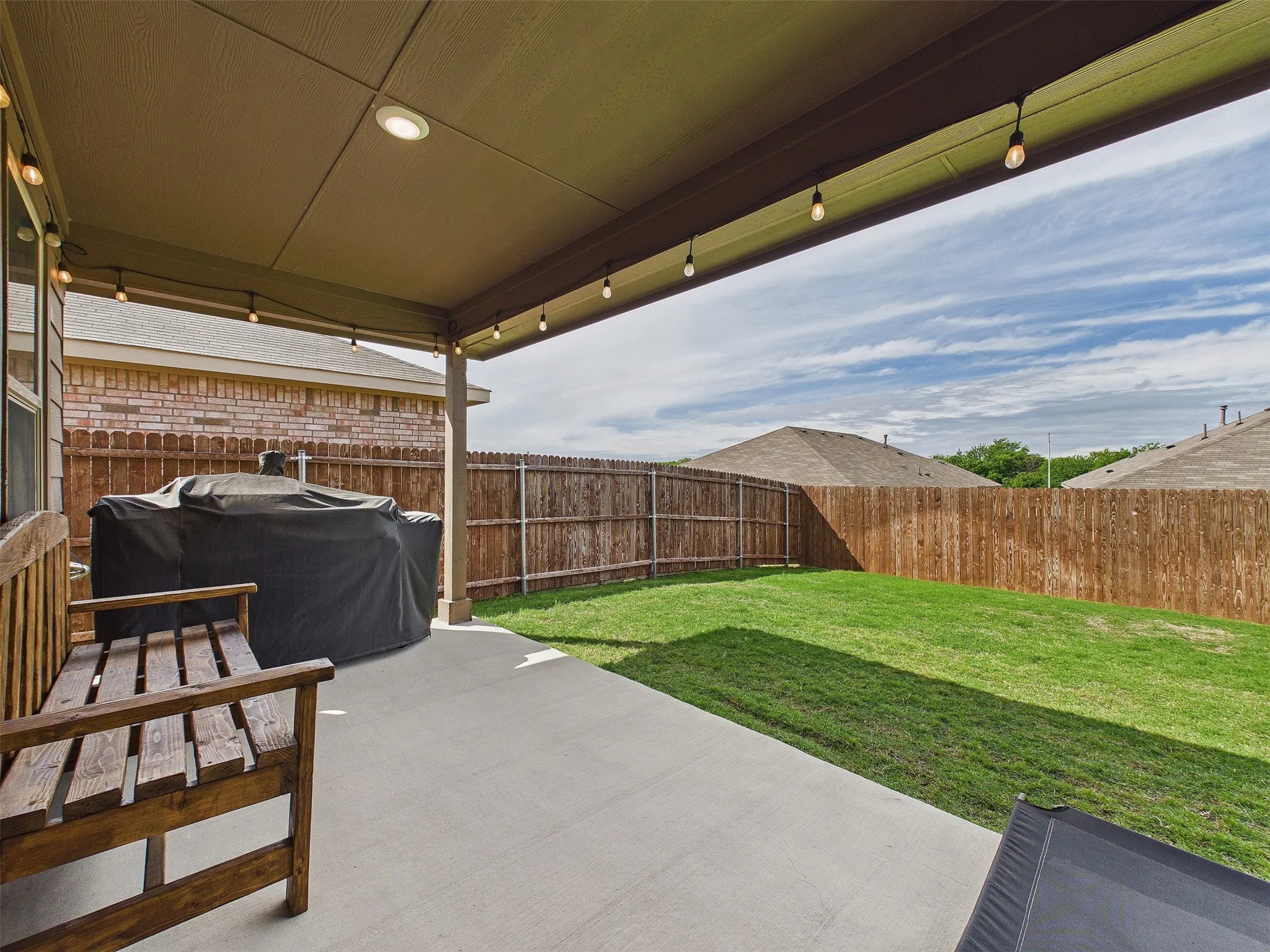 Single Family Residence For Sale in Denton County , 16705 Porterfield Lane, Justin, Texas 76247, 3 Bedrooms, 2 Bathrooms, 2 Garage spaces, 1,554 Sqft, built in 2022, Price $320,000, mls#21249452, Real Estate Agent in Justin, Homes For Sale in Denton county, Homes For Sale in Justin, Realtor in Justin Texas, Real Estate Brokerage Independent Realty Texas, Luminita Cordes Realtor