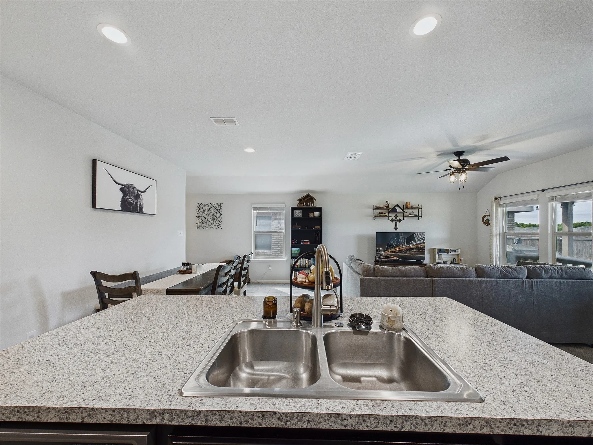 Single Family Residence For Sale in Denton County , 16705 Porterfield Lane, Justin, Texas 76247, 3 Bedrooms, 2 Bathrooms, 2 Garage spaces, 1,554 Sqft, built in 2022, Price $320,000, mls#21249452, Real Estate Agent in Justin, Homes For Sale in Denton county, Homes For Sale in Justin, Realtor in Justin Texas, Real Estate Brokerage Independent Realty Texas, Luminita Cordes Realtor