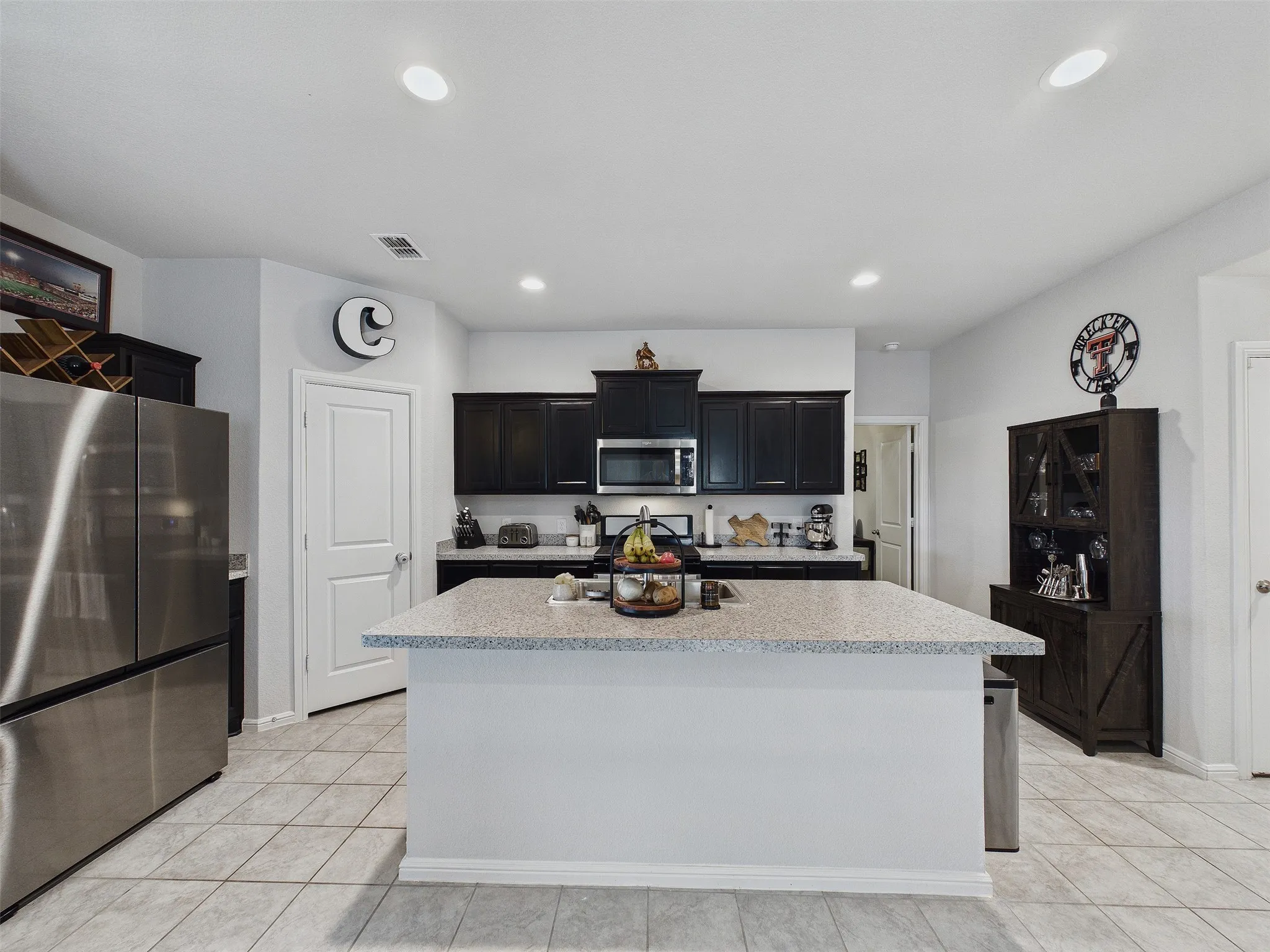 Single Family Residence For Sale in Denton County , 16705 Porterfield Lane, Justin, Texas 76247, 3 Bedrooms, 2 Bathrooms, 2 Garage spaces, 1,554 Sqft, built in 2022, Price $320,000, mls#21249452, Real Estate Agent in Justin, Homes For Sale in Denton county, Homes For Sale in Justin, Realtor in Justin Texas, Real Estate Brokerage Independent Realty Texas, Luminita Cordes Realtor