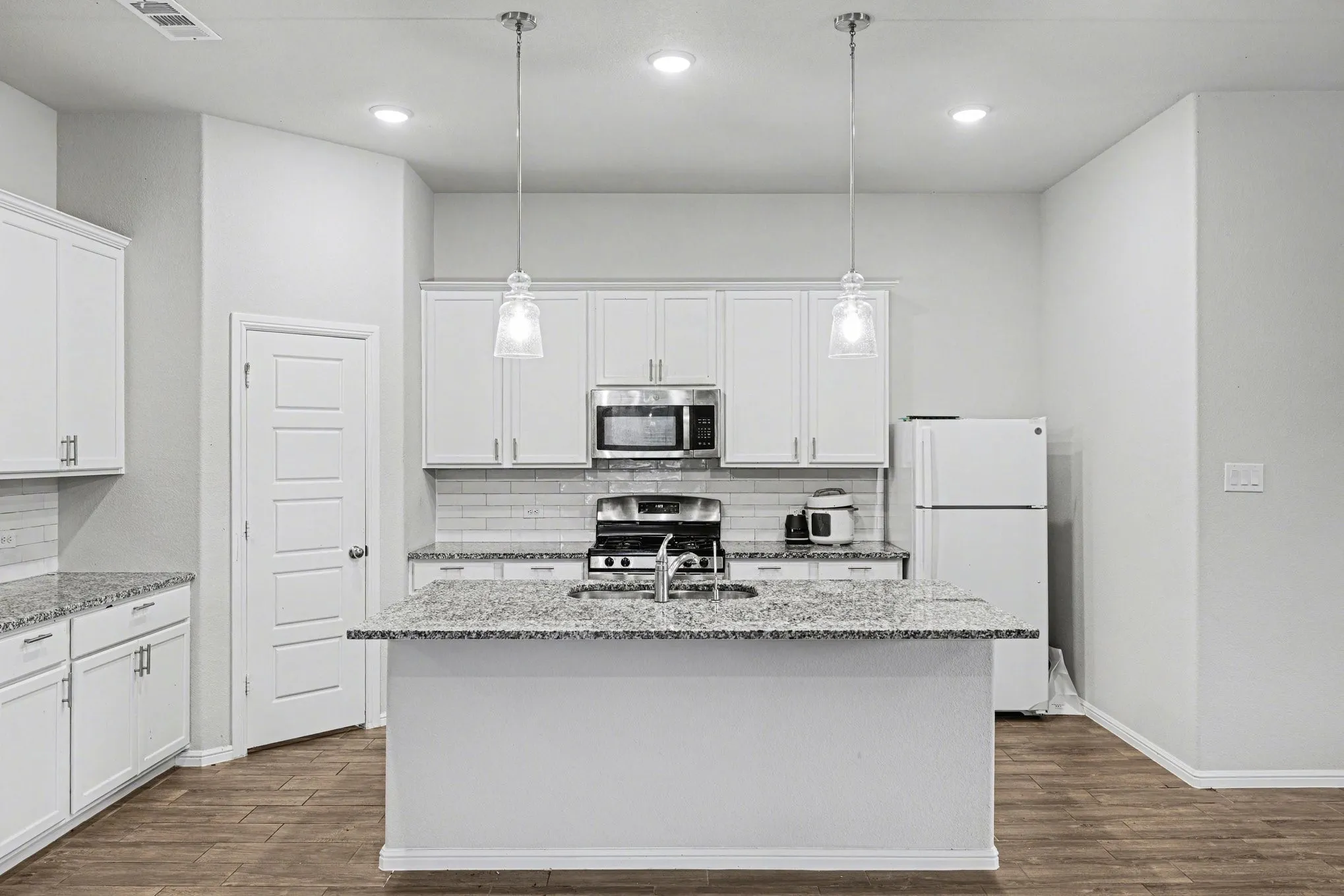 Single Family Residence For Sale in Tarrant County , 157 Greenback Trail, Fort Worth, Texas 76131, 4 Bedrooms, 2 Bathrooms, 2 Garage spaces, 2,024 Sqft, built in 2024, Price $415,000, mls#21244073, Real Estate Agent in Fort Worth, Homes For Sale in Tarrant county, Homes For Sale in Fort Worth, Realtor in Fort Worth Texas, Real Estate Brokerage Independent Realty Texas, Luminita Cordes Realtor