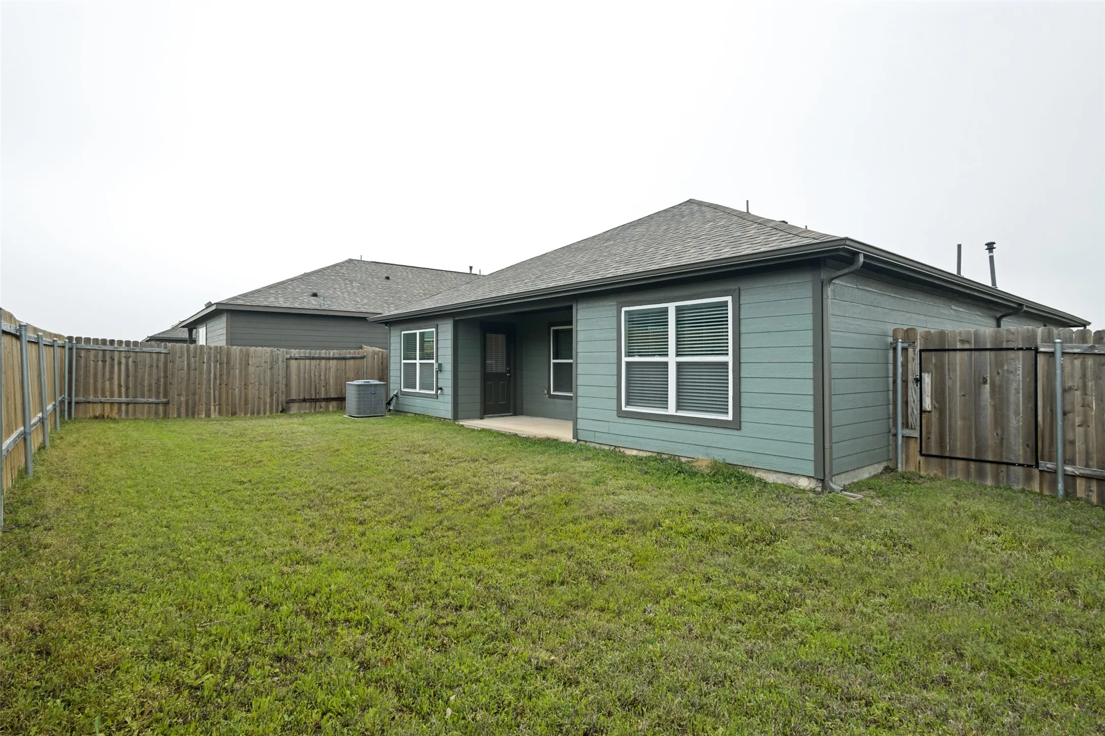Single Family Residence For Sale in Denton County , 13519 Beaverhead Street, Ponder, Texas 76259, 3 Bedrooms, 2 Bathrooms, 2 Garage spaces, 1,317 Sqft, built in 2022, Preowned, Price $266,000, mls#21246388, Real Estate Agent in Ponder, Homes For Sale in Denton county, Homes For Sale in Ponder, Realtor in Ponder Texas, Real Estate Brokerage Independent Realty Texas, Luminita Cordes Realtor