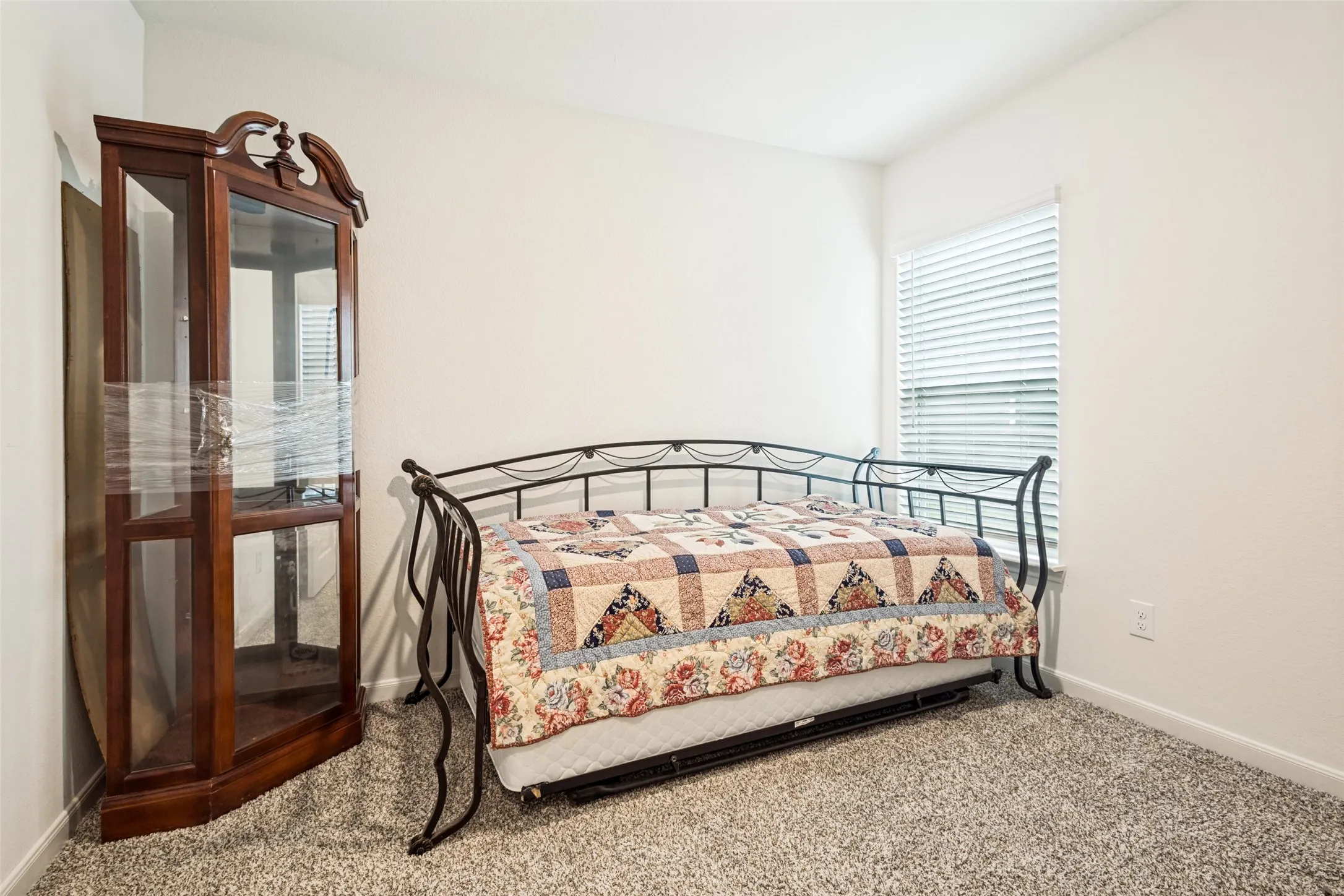 Single Family Residence For Sale in Denton County , 13519 Beaverhead Street, Ponder, Texas 76259, 3 Bedrooms, 2 Bathrooms, 2 Garage spaces, 1,317 Sqft, built in 2022, Preowned, Price $266,000, mls#21246388, Real Estate Agent in Ponder, Homes For Sale in Denton county, Homes For Sale in Ponder, Realtor in Ponder Texas, Real Estate Brokerage Independent Realty Texas, Luminita Cordes Realtor