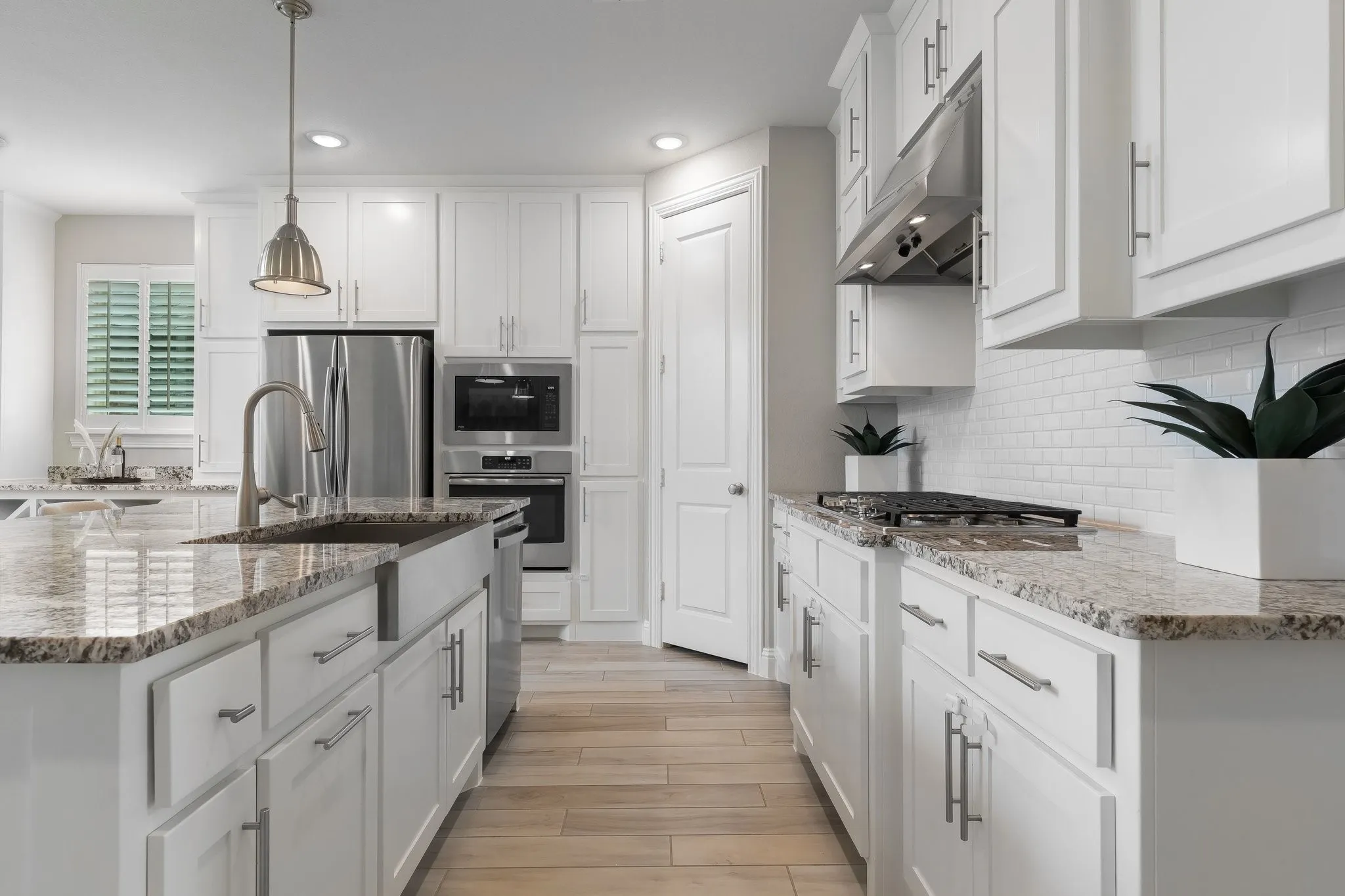 Single Family Residence For Sale in Denton County , 2825 London, The Colony, Texas 75056, 4 Bedroom, 4 Bathroom, 2 Garage spaces, 3,123 Sqft, built in 2019, Preowned, mls#21249500, Real Estate Agent in The Colony, Homes For Sale in Denton county, Homes For Sale in The Colony, Realtor in The Colony Texas, Real Estate Brokerage Independent Realty Texas, Luminita Cordes Realtor