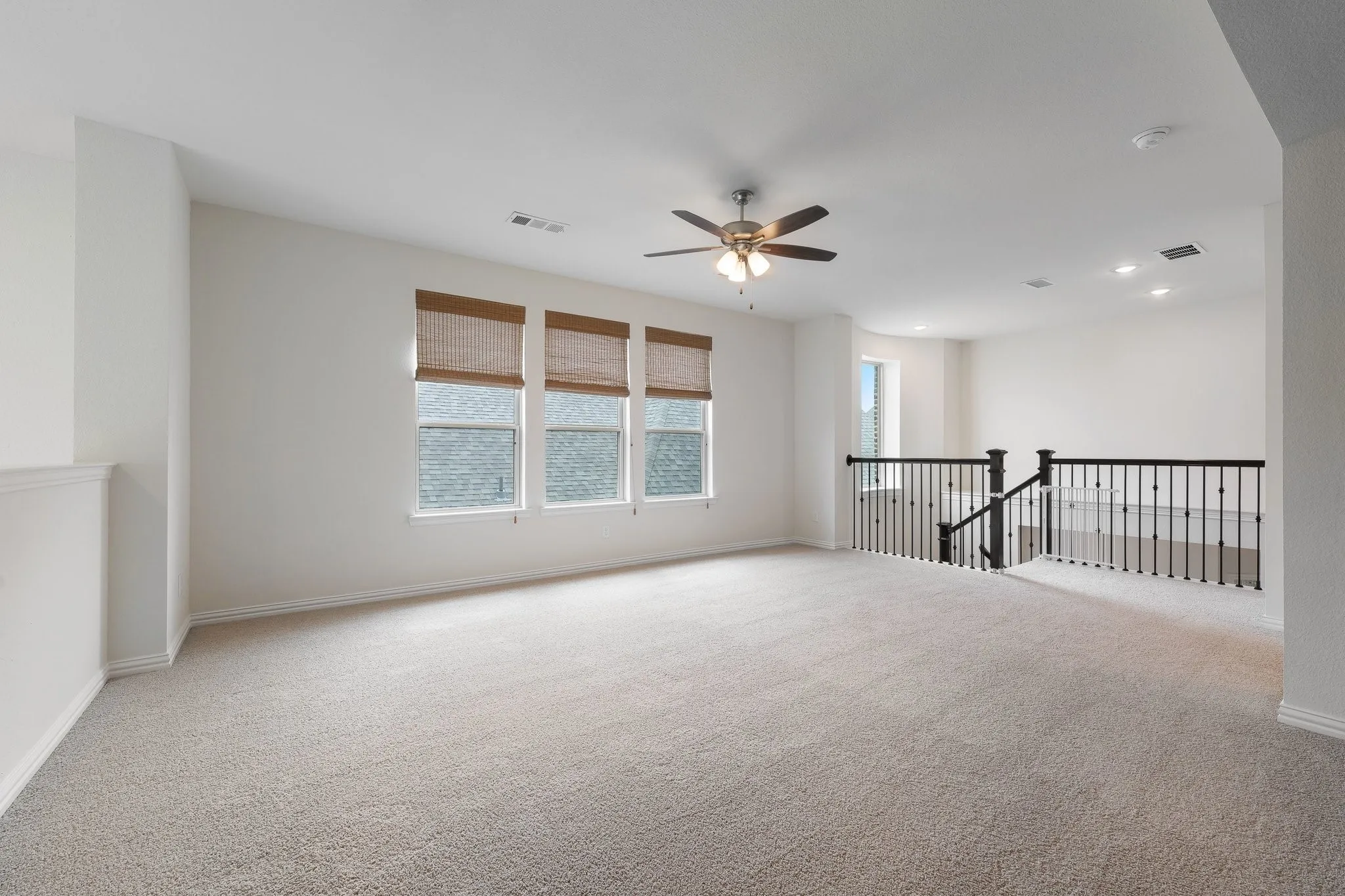Single Family Residence For Sale in Denton County , 2825 London, The Colony, Texas 75056, 4 Bedroom, 4 Bathroom, 2 Garage spaces, 3,123 Sqft, built in 2019, Preowned, mls#21249500, Real Estate Agent in The Colony, Homes For Sale in Denton county, Homes For Sale in The Colony, Realtor in The Colony Texas, Real Estate Brokerage Independent Realty Texas, Luminita Cordes Realtor