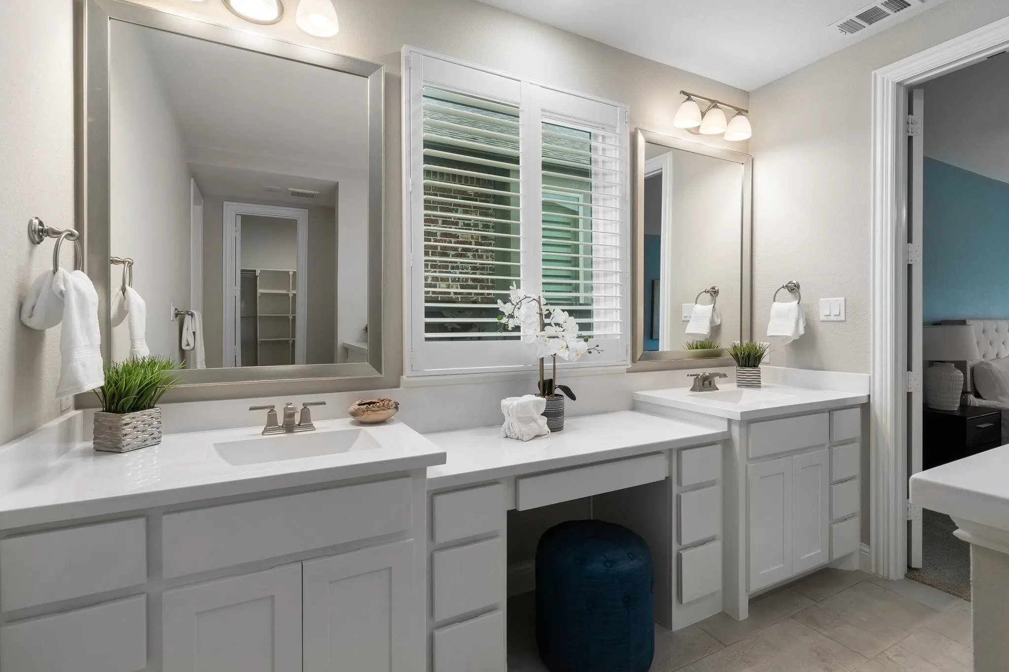 Single Family Residence For Sale in Denton County , 2825 London, The Colony, Texas 75056, 4 Bedroom, 4 Bathroom, 2 Garage spaces, 3,123 Sqft, built in 2019, Preowned, mls#21249500, Real Estate Agent in The Colony, Homes For Sale in Denton county, Homes For Sale in The Colony, Realtor in The Colony Texas, Real Estate Brokerage Independent Realty Texas, Luminita Cordes Realtor
