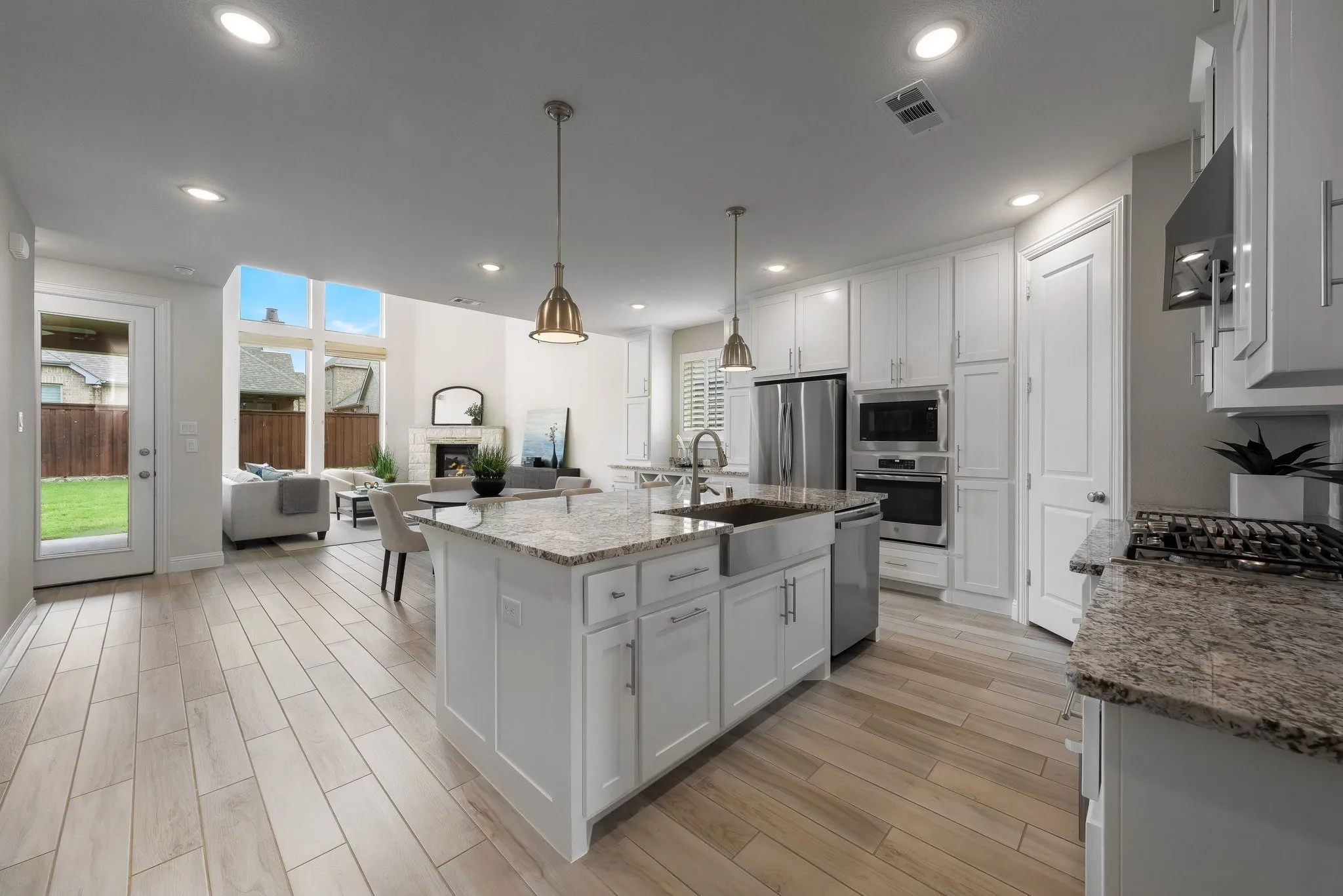 Single Family Residence For Sale in Denton County , 2825 London, The Colony, Texas 75056, 4 Bedroom, 4 Bathroom, 2 Garage spaces, 3,123 Sqft, built in 2019, Preowned, mls#21249500, Real Estate Agent in The Colony, Homes For Sale in Denton county, Homes For Sale in The Colony, Realtor in The Colony Texas, Real Estate Brokerage Independent Realty Texas, Luminita Cordes Realtor