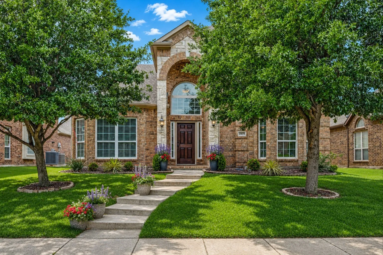 Single Family Residence For Sale in Denton County , 13075 Janet Drive, Frisco, Texas 75033, 4 Bedroom, 3 Bathroom, 2 Garage spaces, 2,804 Sqft, built in 2012, mls#21249513, Real Estate Agent in Frisco, Homes For Sale in Denton county, Homes For Sale in Frisco, Realtor in Frisco Texas, Real Estate Brokerage Independent Realty Texas, Luminita Cordes Realtor
