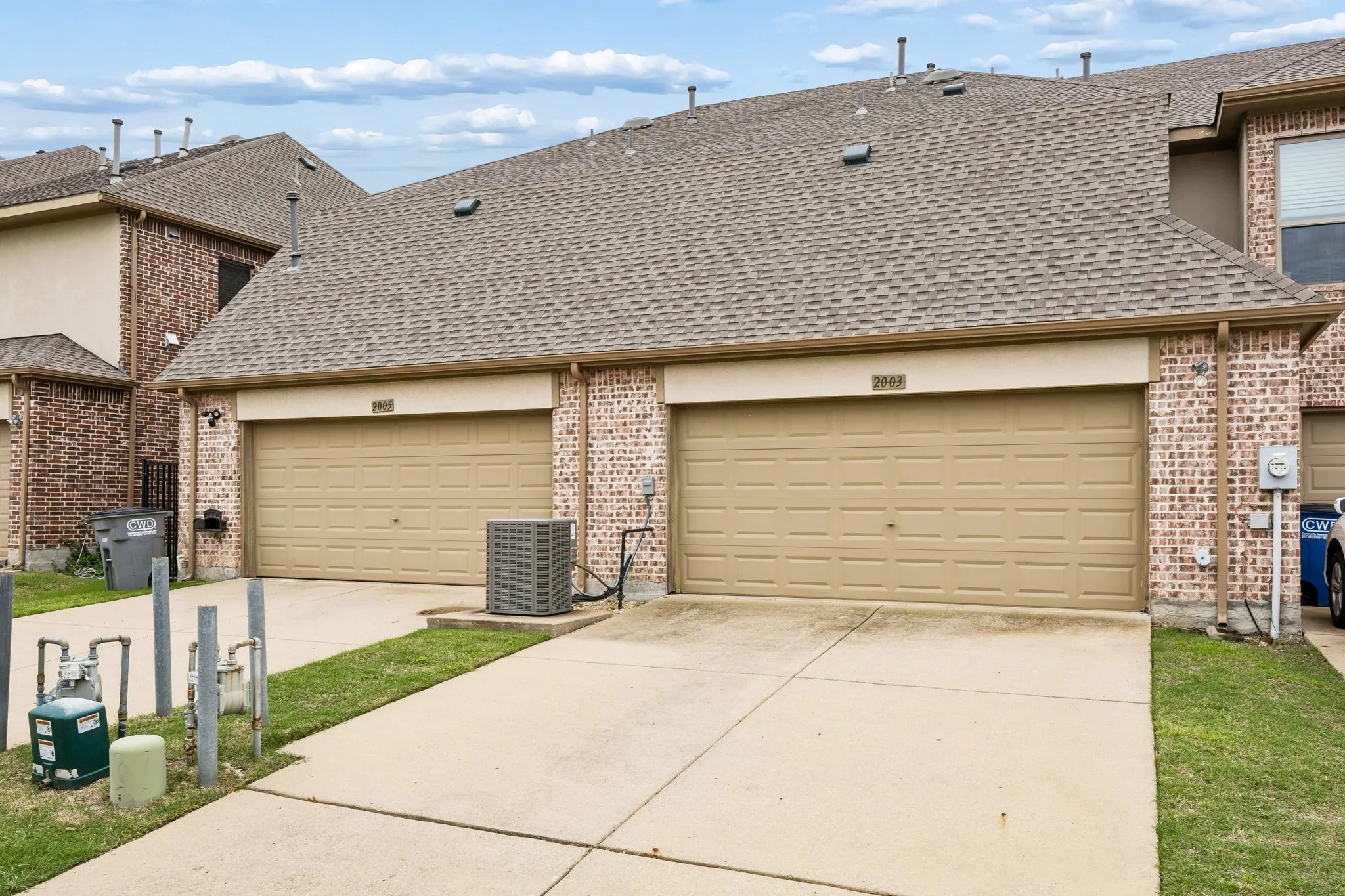 This Rear entry garage has a long driveway, too!